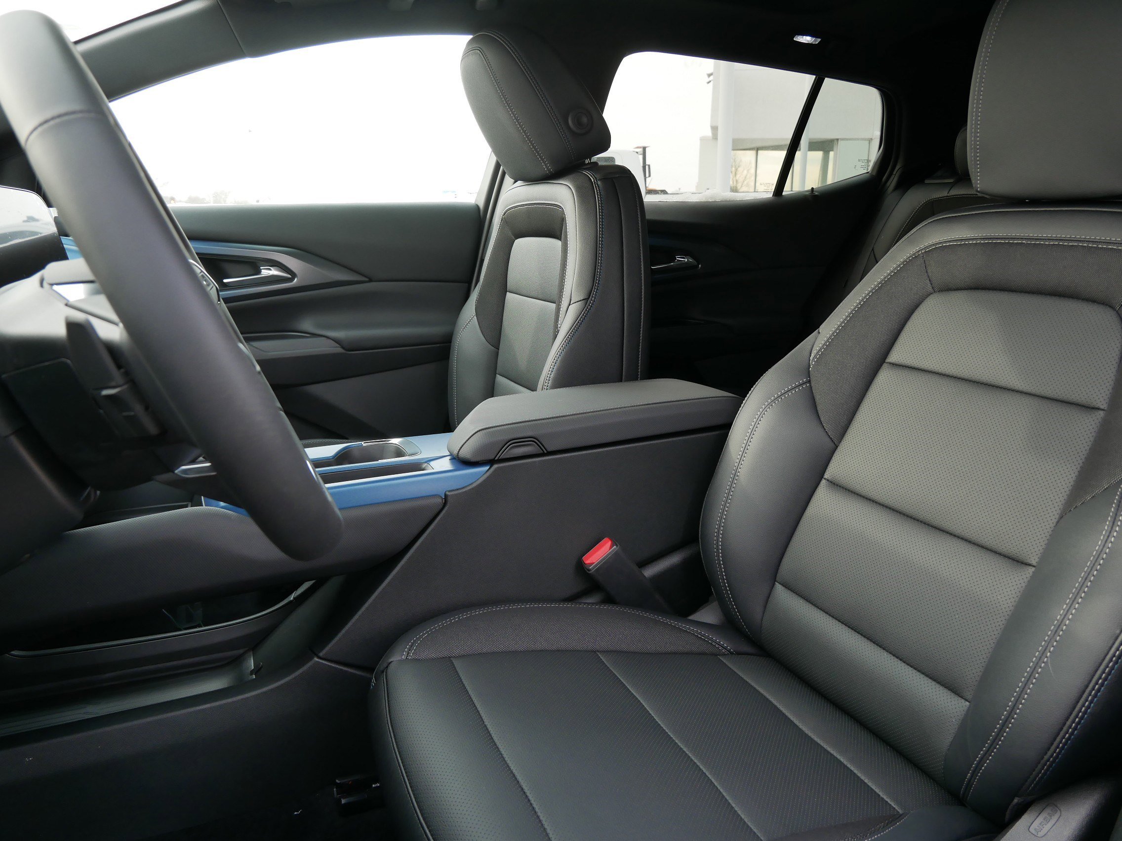 New 2026 Chevrolet Equinox EV LT image 4