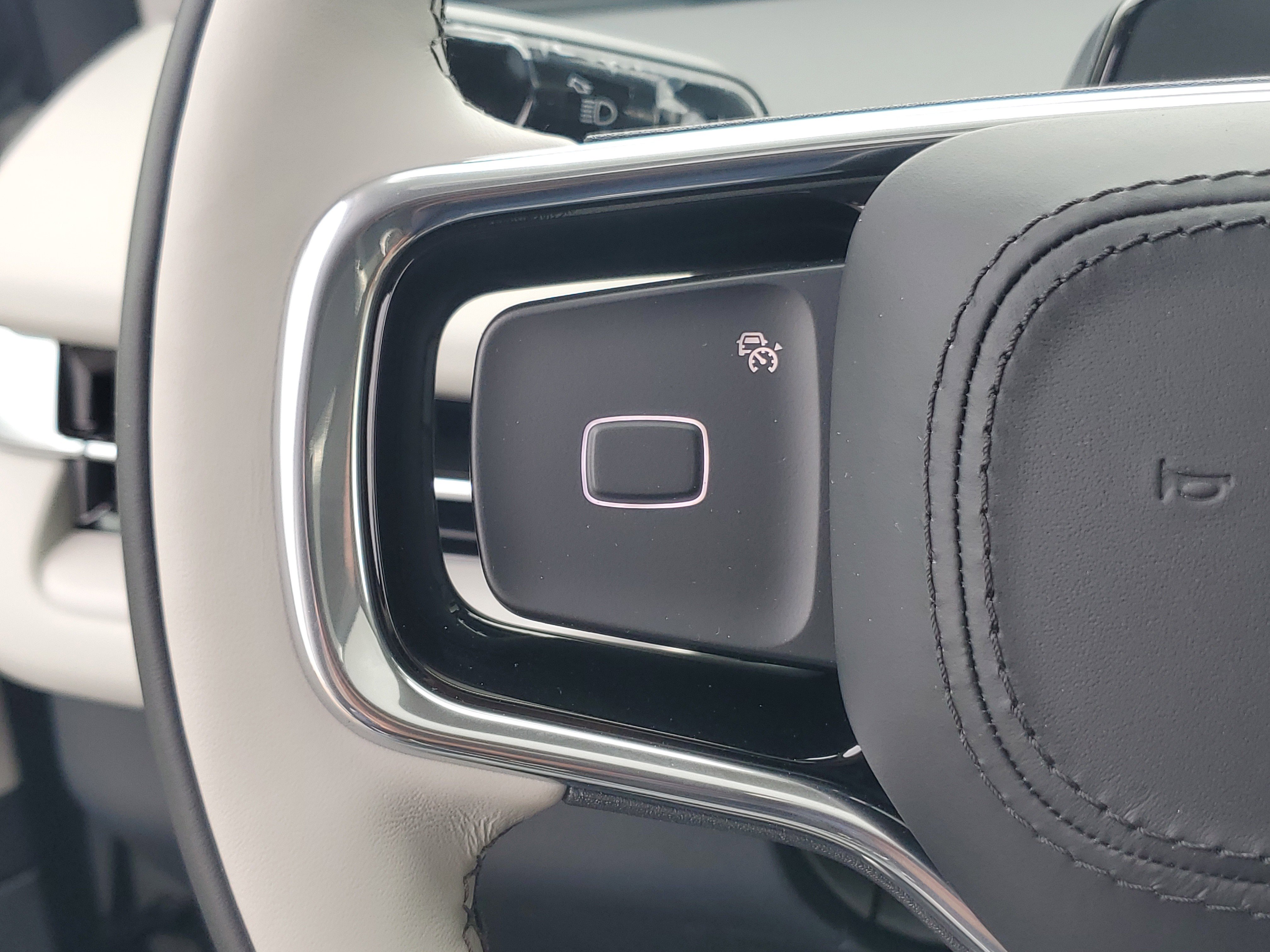 New 2026 Lincoln Navigator Reserve w/ Jet Appearance Package AWD/4WD image 17
