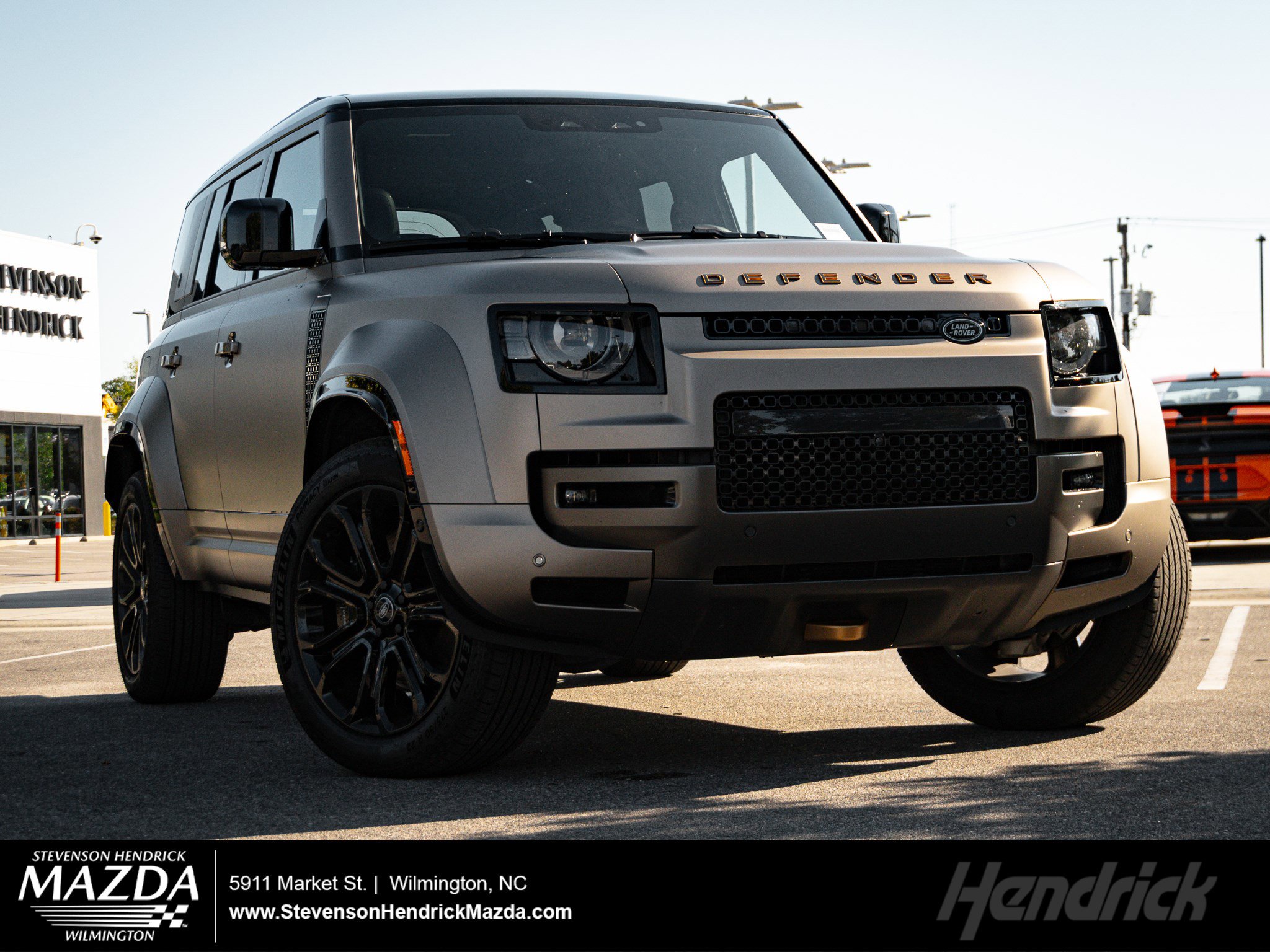 Used 2025 Land Rover Defender 110 video 1