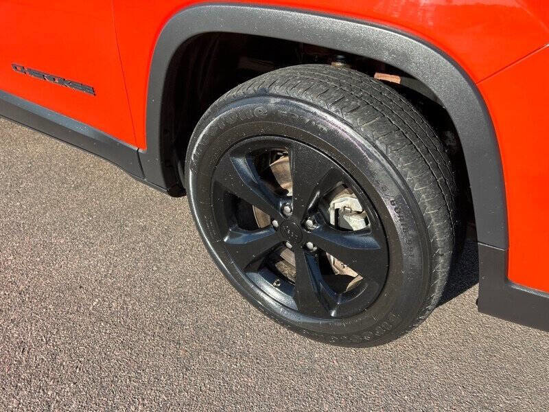 Used 2021 Jeep Cherokee Latitude Plus image 9