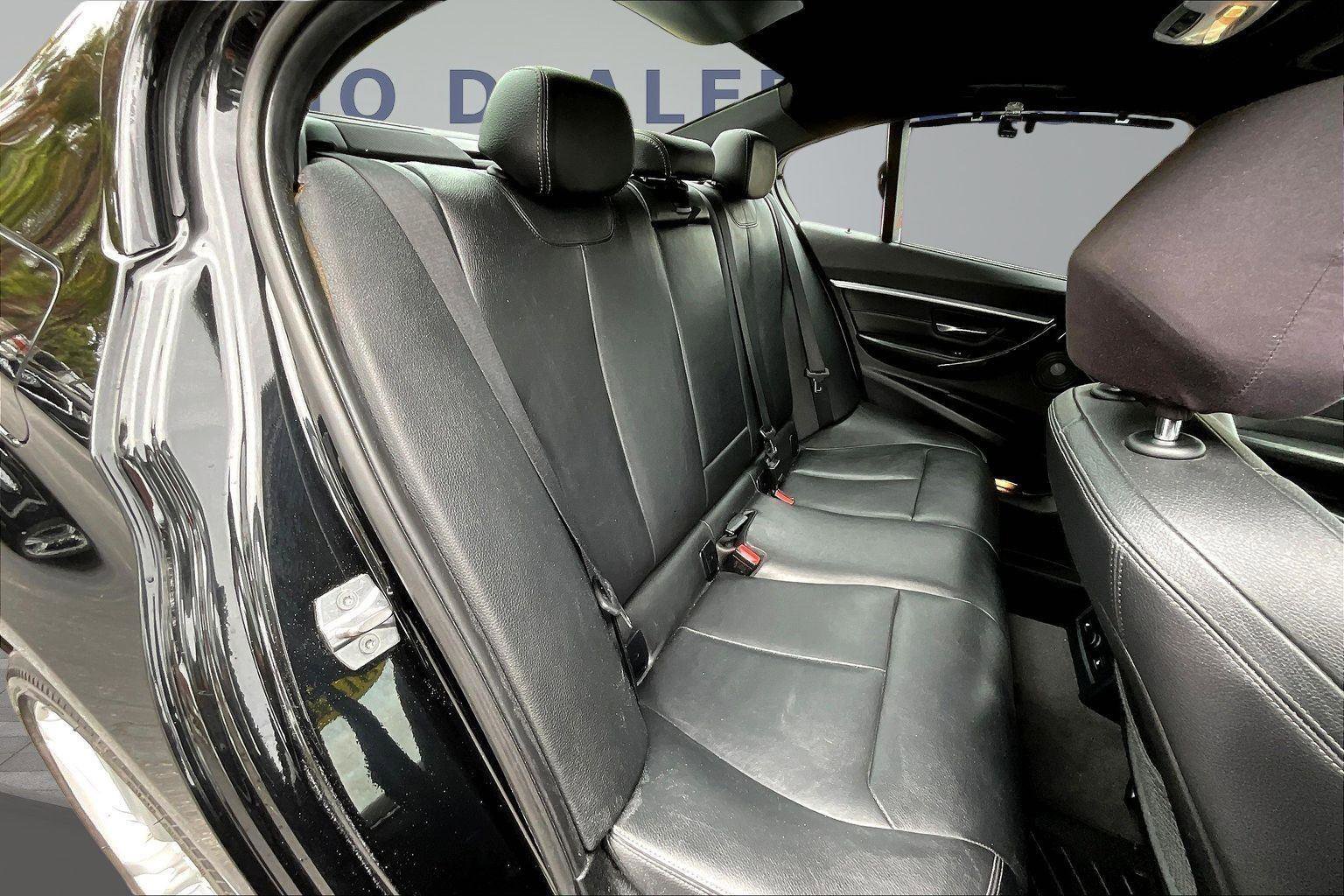 Used 2016 BMW 340i xDrive Sedan AWD/4WD image 25