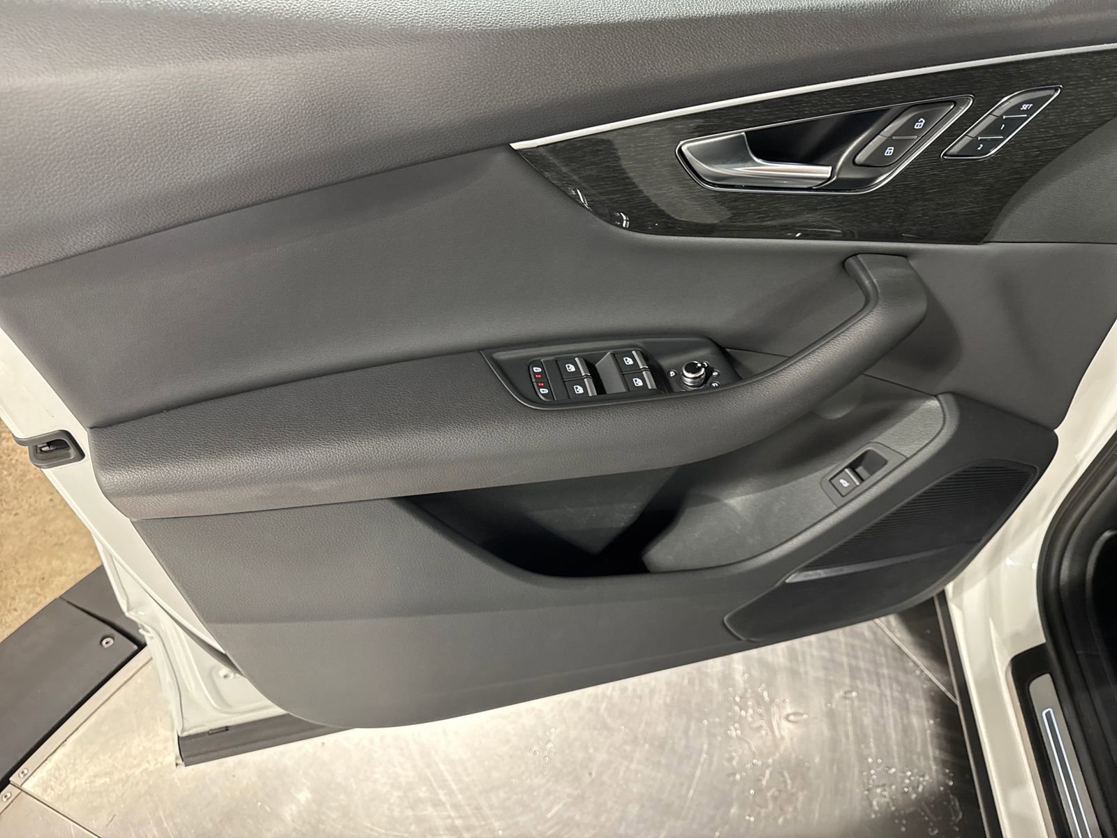 Used 2021 Audi Q7 3.0T Premium Plus image 25