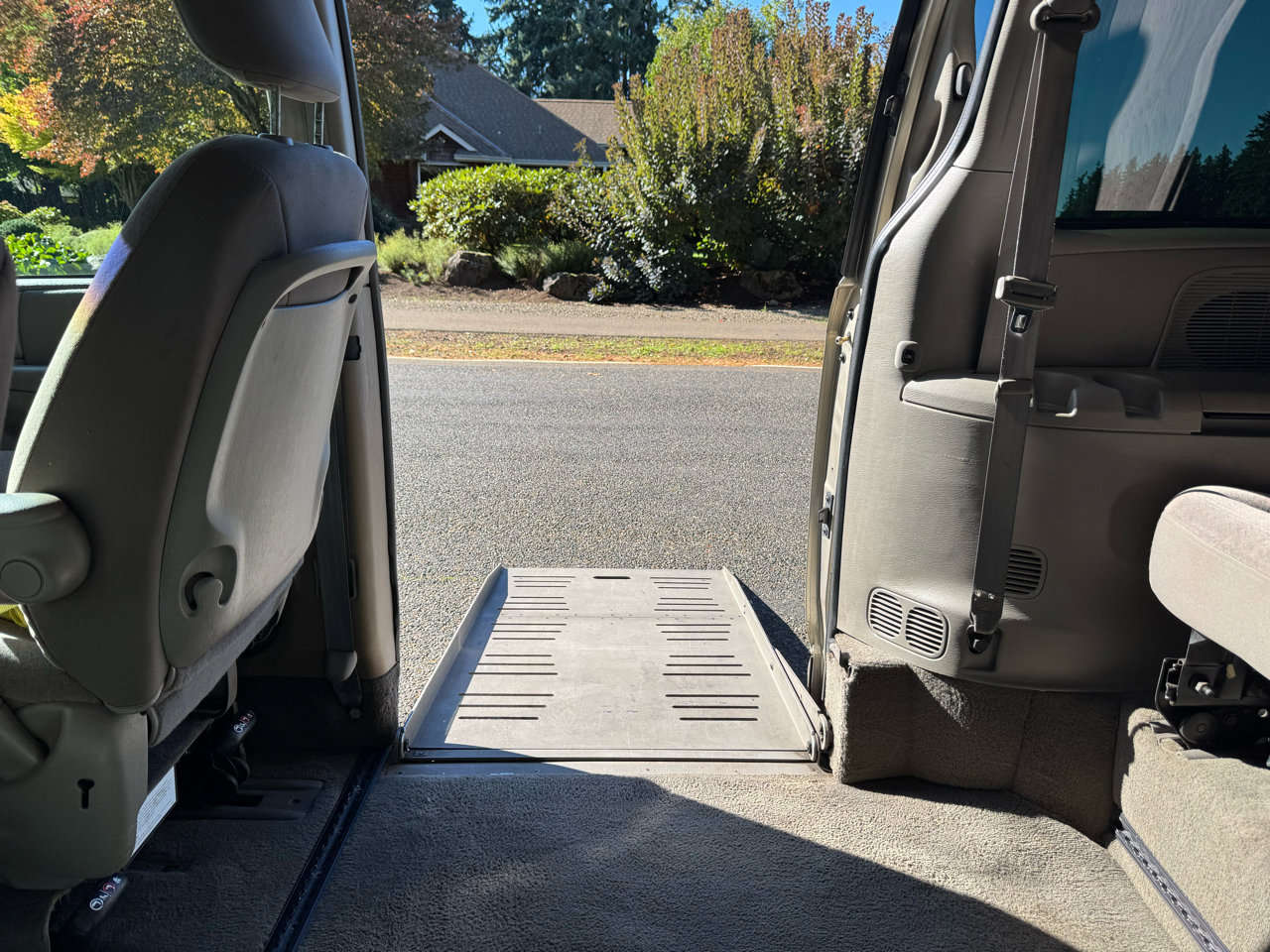 Used 2002 Dodge Grand Caravan Sport image 23