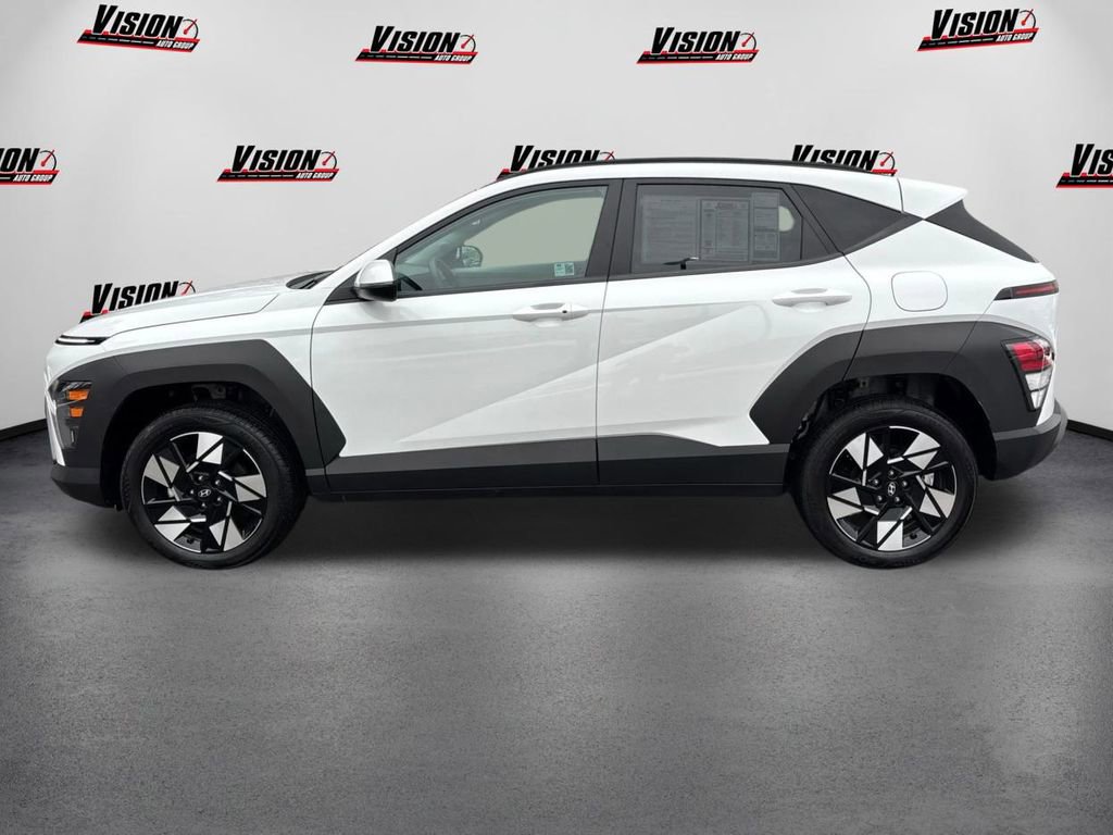 Certified 2025 Hyundai Kona SEL image 8