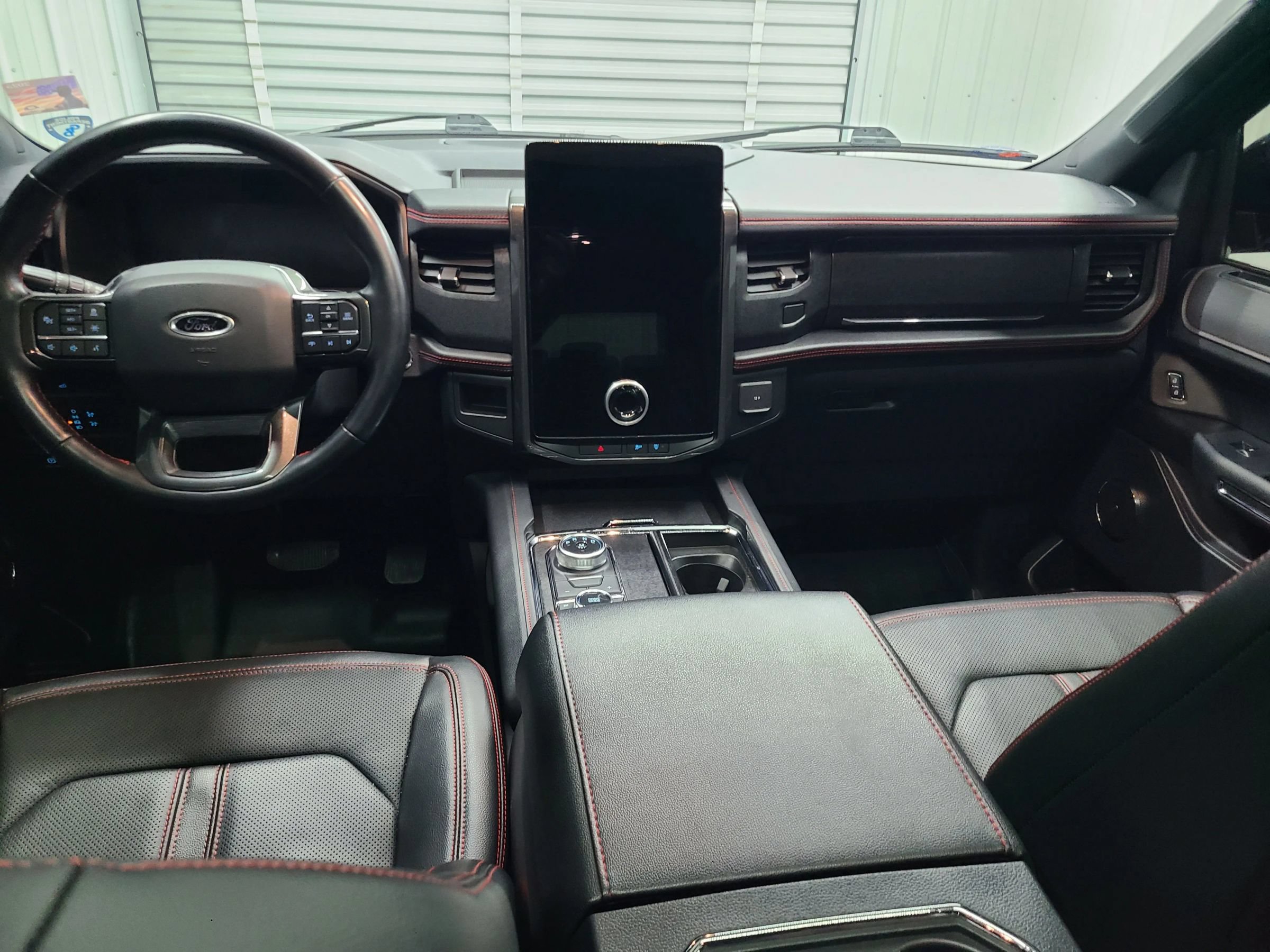 Used 2022 Ford Expedition Max Limited AWD/4WD image 2