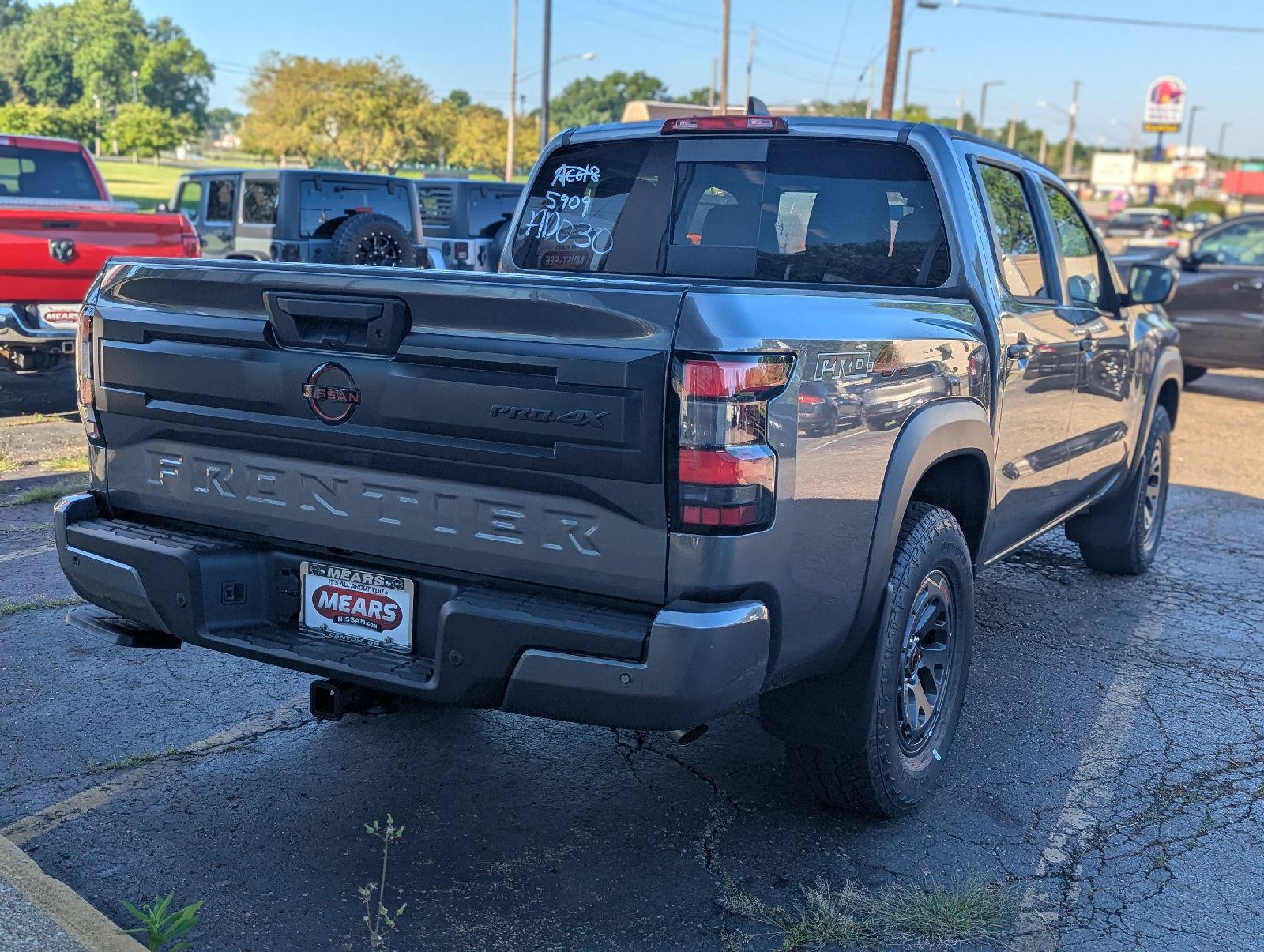 New 2026 Nissan Frontier PRO-4X w/ Tow Package AWD/4WD image 9