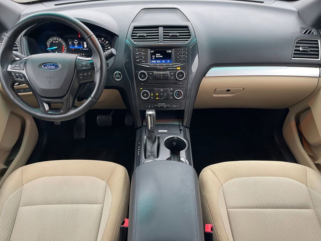 Used 2017 Ford Explorer XLT image 24