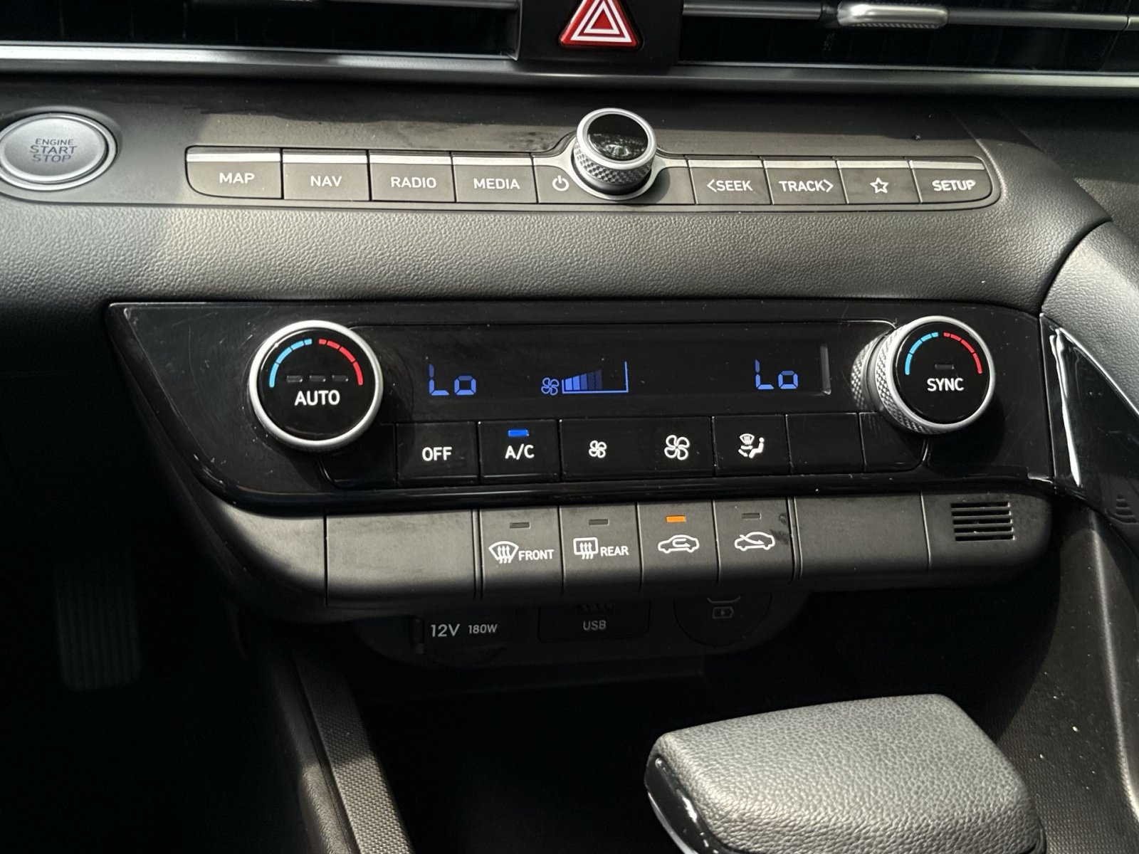 Certified 2024 Hyundai Elantra Blue FWD image 21