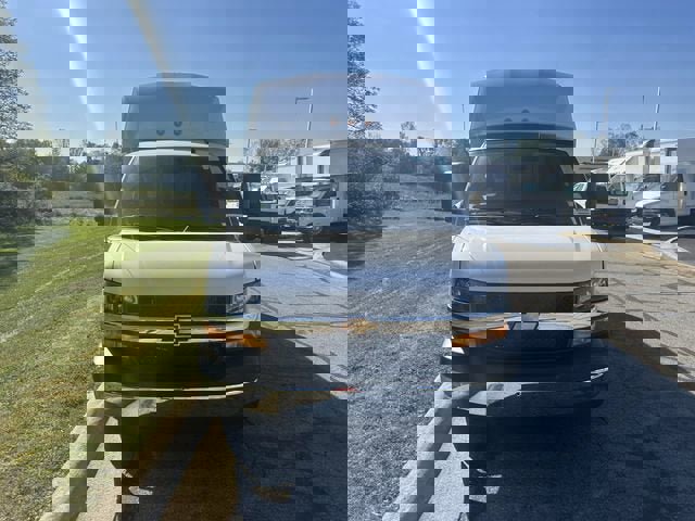 Used 2025 Chevrolet Express 3500 w/ Power Convenience Package image 5