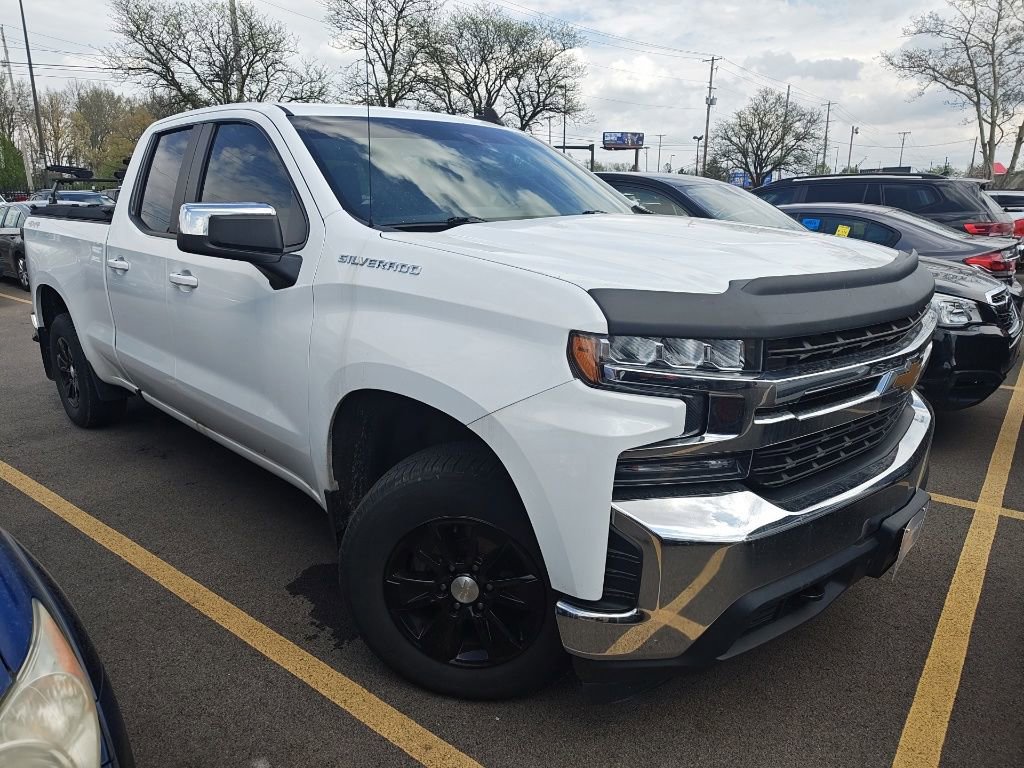 Used 2020 Chevrolet Silverado 1500 LT w/ Trailering Package image 2