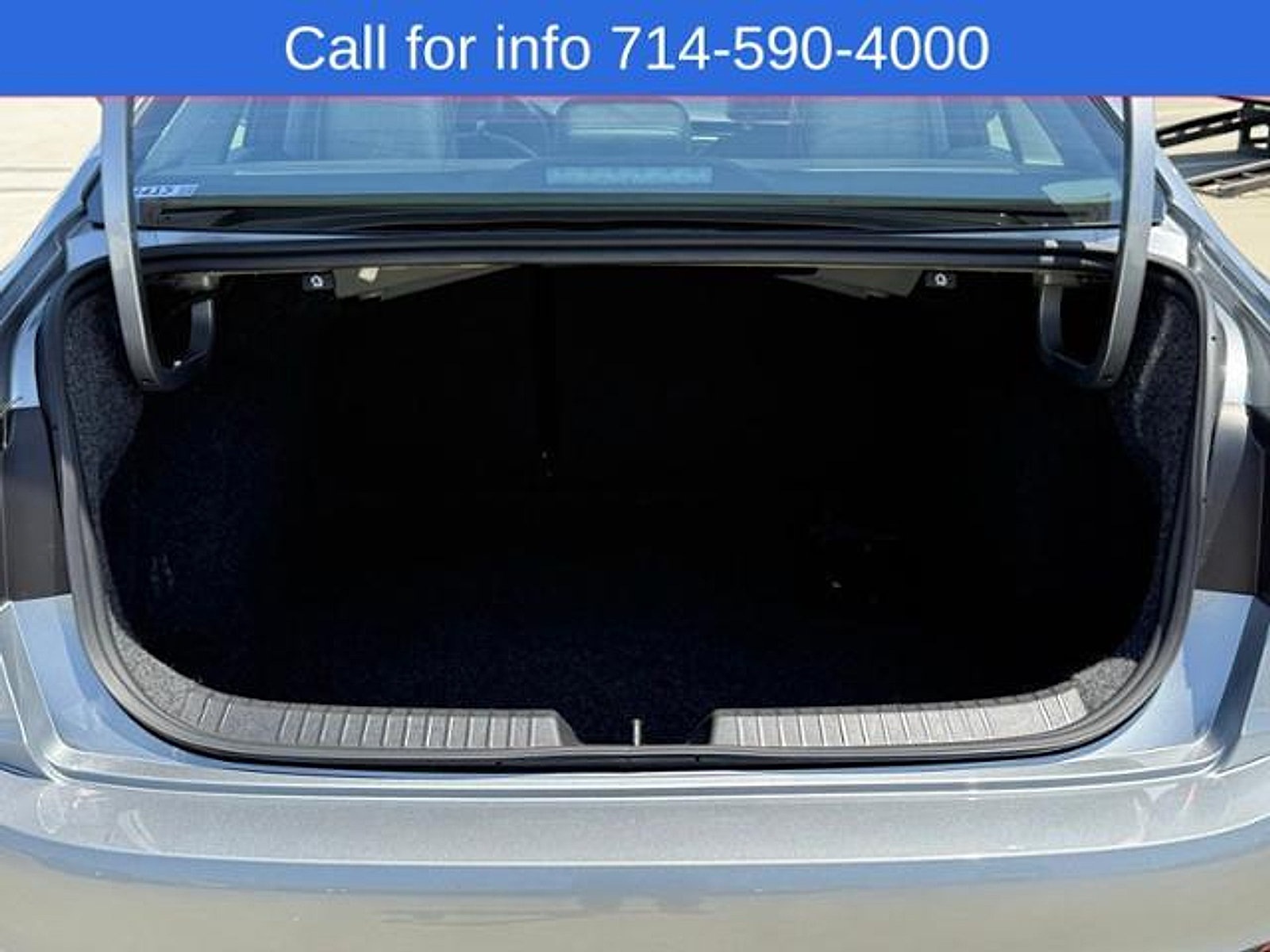 Used 2025 Volkswagen Jetta SEL FWD image 8