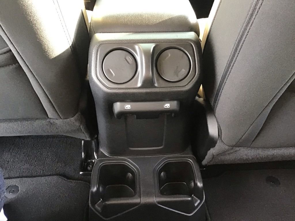 Used 2023 Jeep Wrangler Sport S image 15