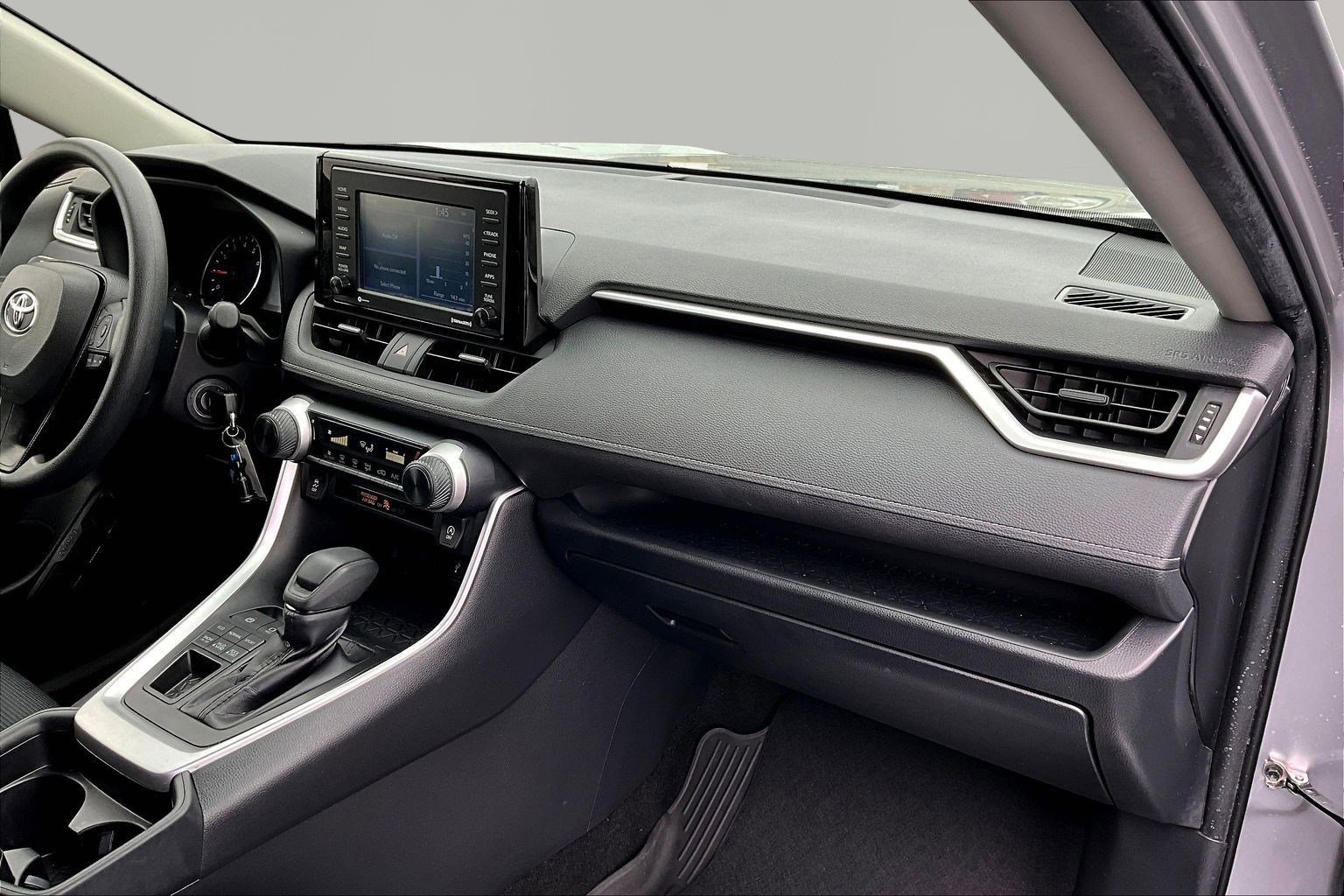 Used 2021 Toyota RAV4 LE image 28