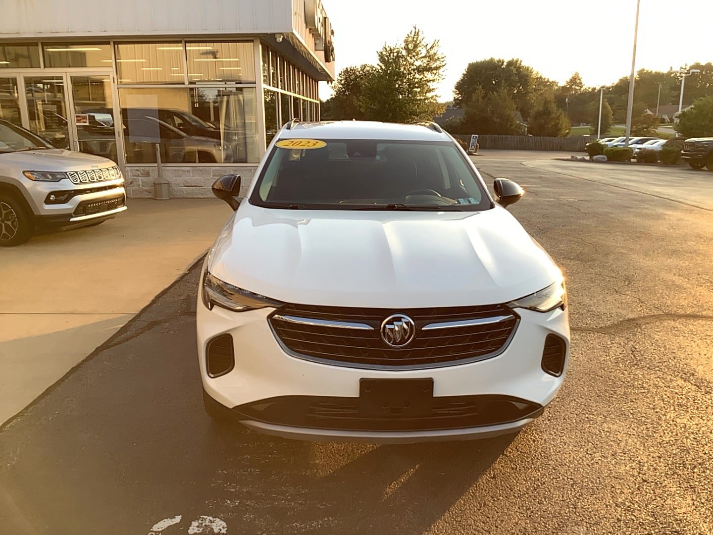 Used 2023 Buick Envision Preferred w/ Sport Touring Package AWD/4WD image 2