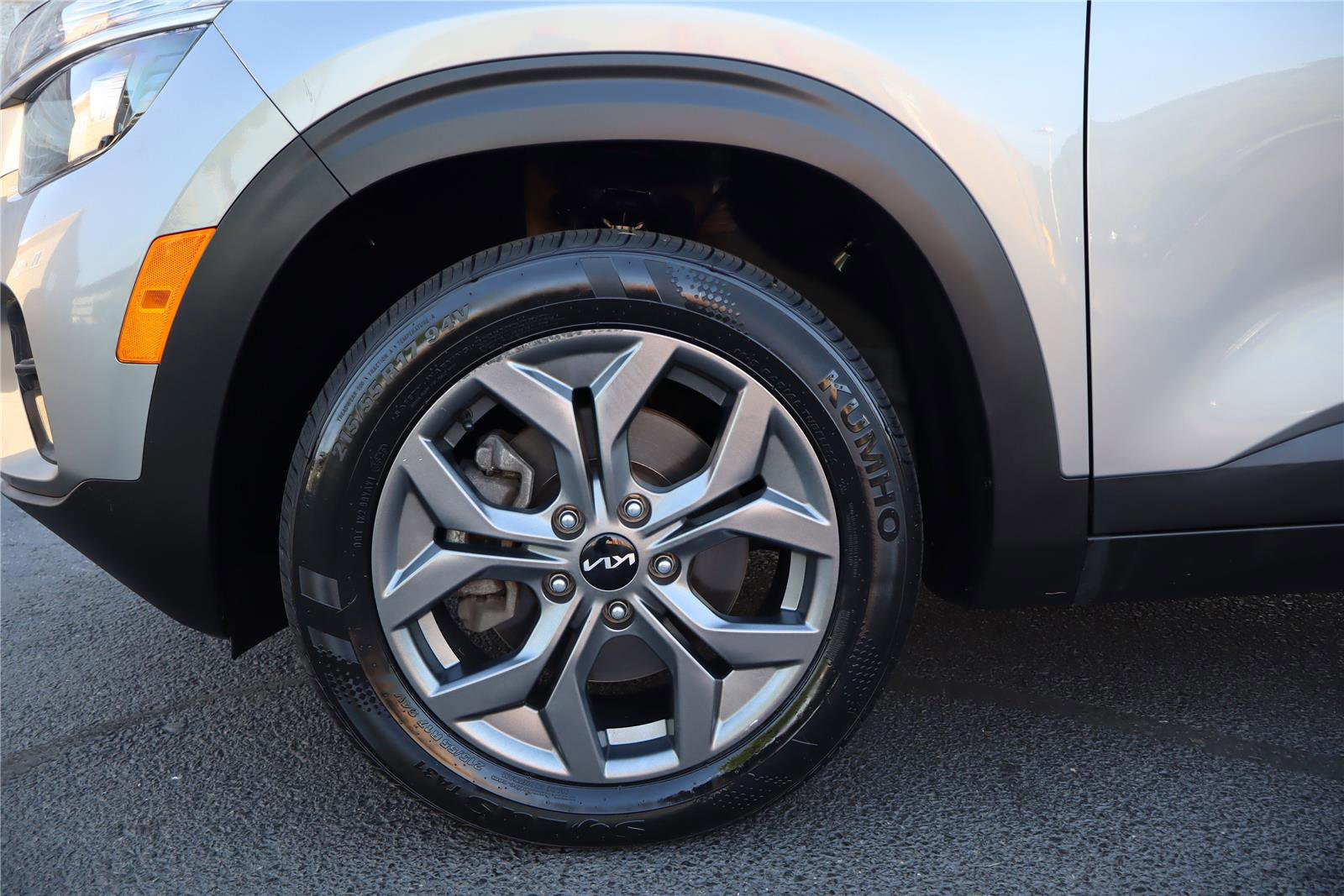 Certified 2024 Kia Seltos LX AWD/4WD image 11