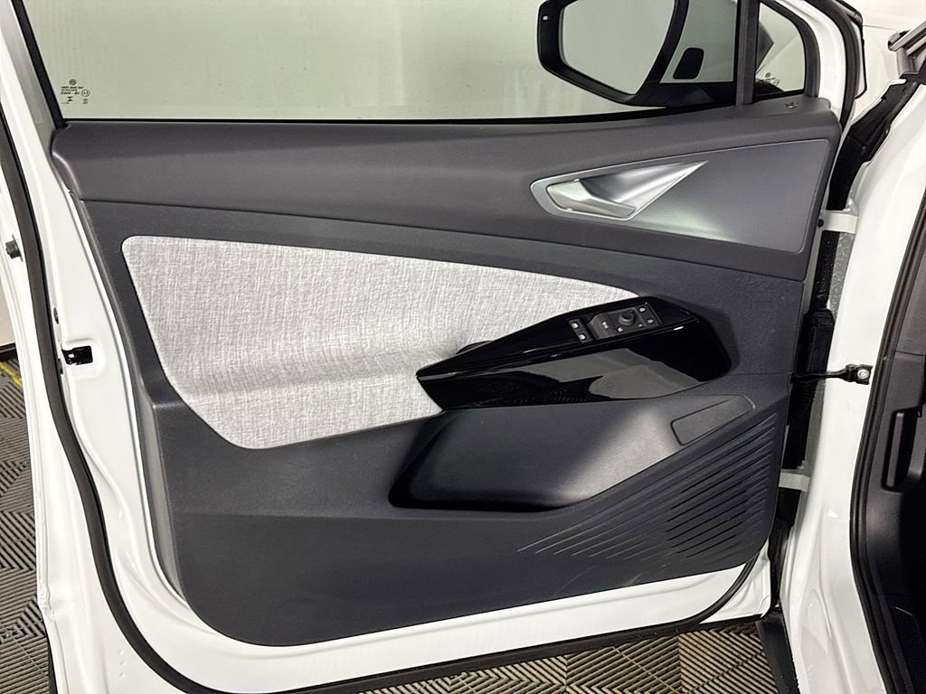 Certified 2025 Volkswagen ID.4 Pro image 10