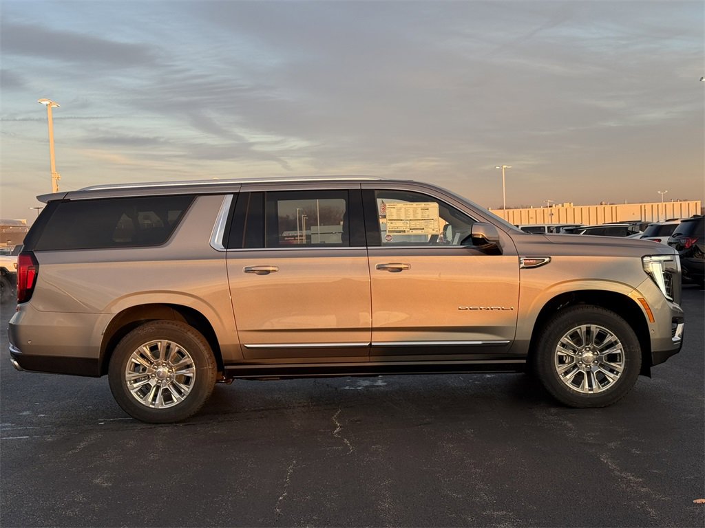 New 2026 GMC Yukon XL Denali w/ Sun & Power Step Package image 9