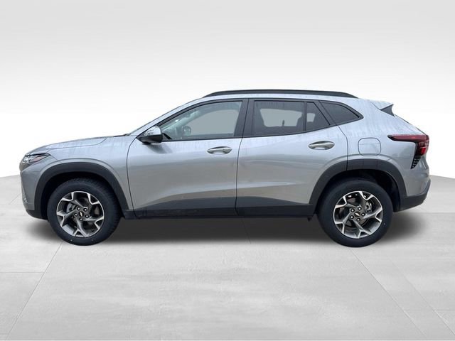Used 2025 Chevrolet Trax LT w/ LT Convenience Package FWD image 5