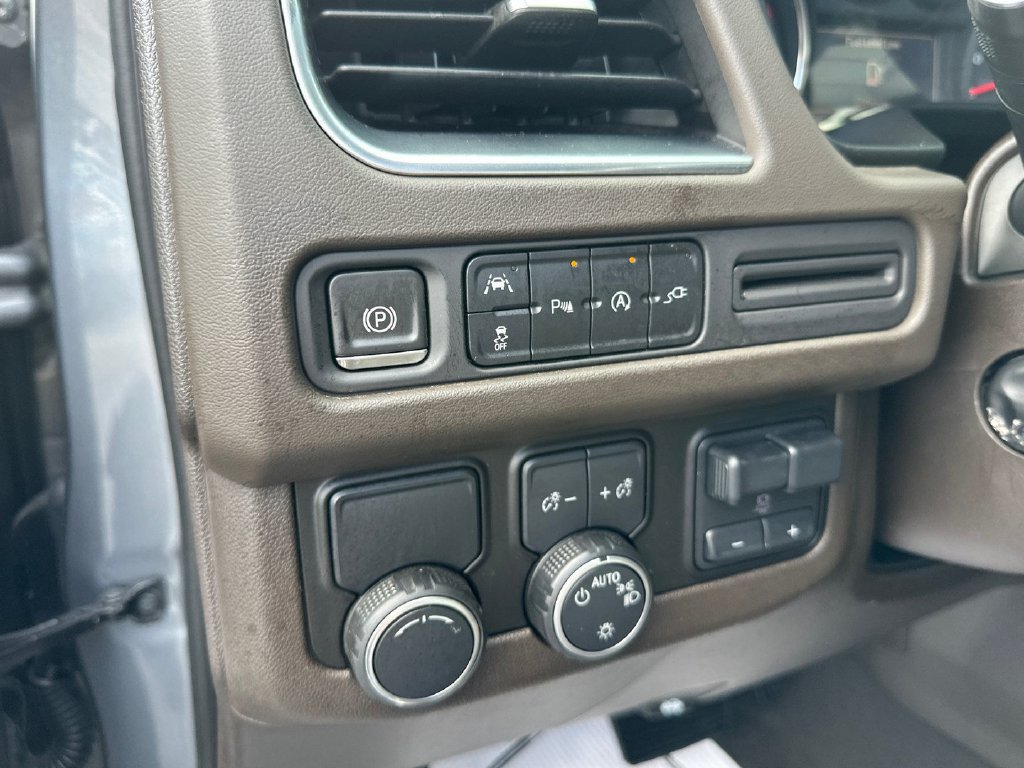 Used 2021 Chevrolet Tahoe LT w/ LT Signature Package RWD image 17