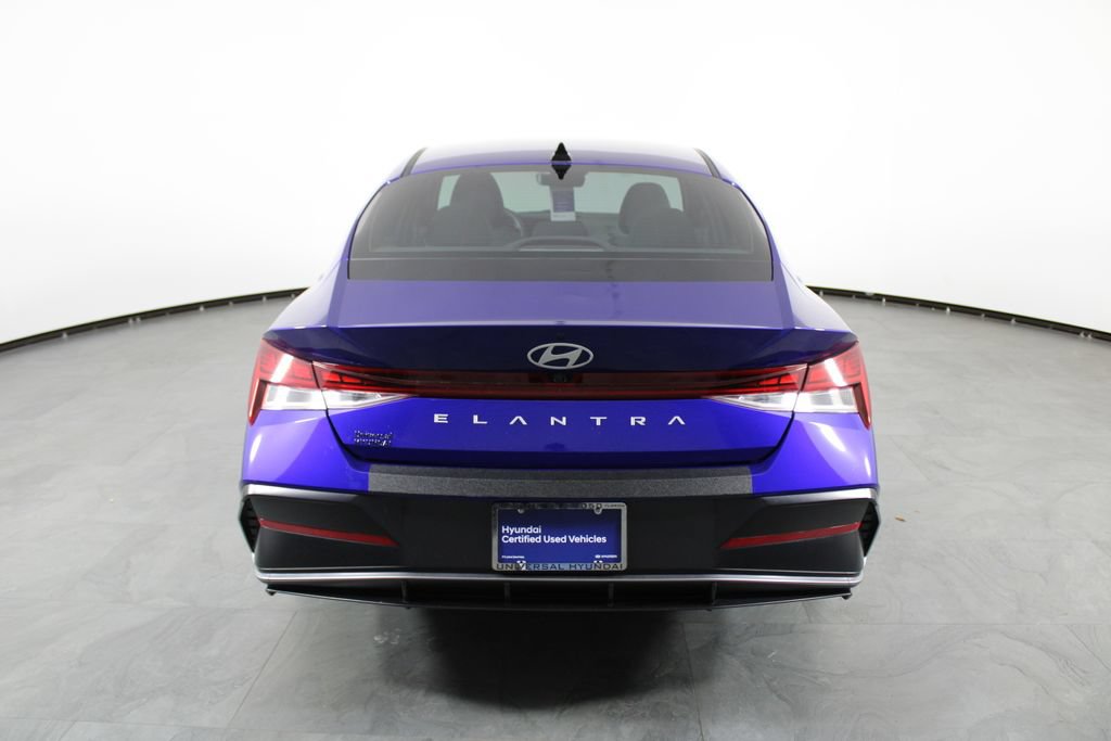 Certified 2024 Hyundai Elantra SEL w/ Convenience Package FWD image 16
