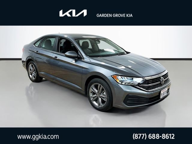 Used 2024 Volkswagen Jetta SE image 1