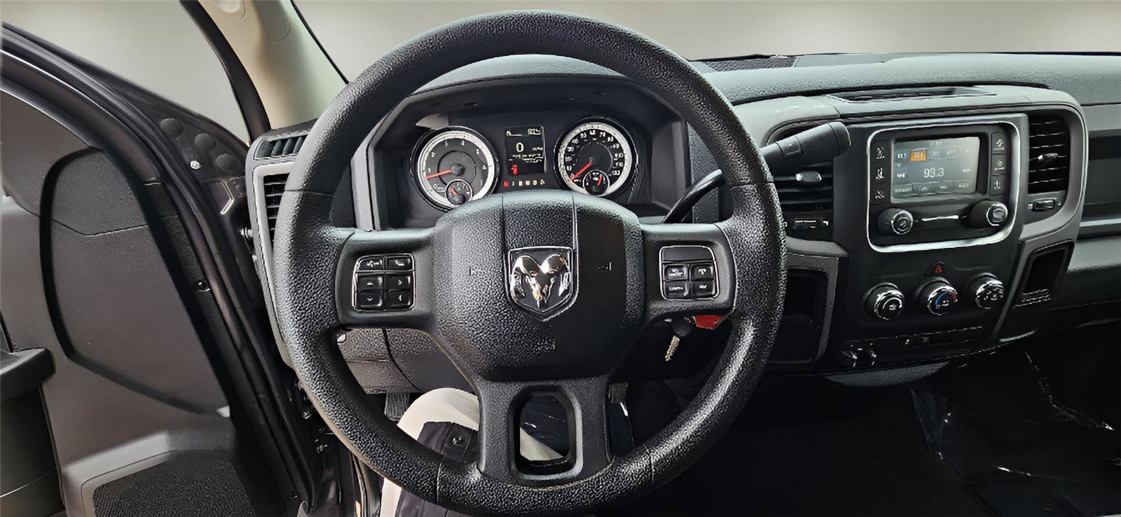 Used 2014 RAM 1500 Express image 12