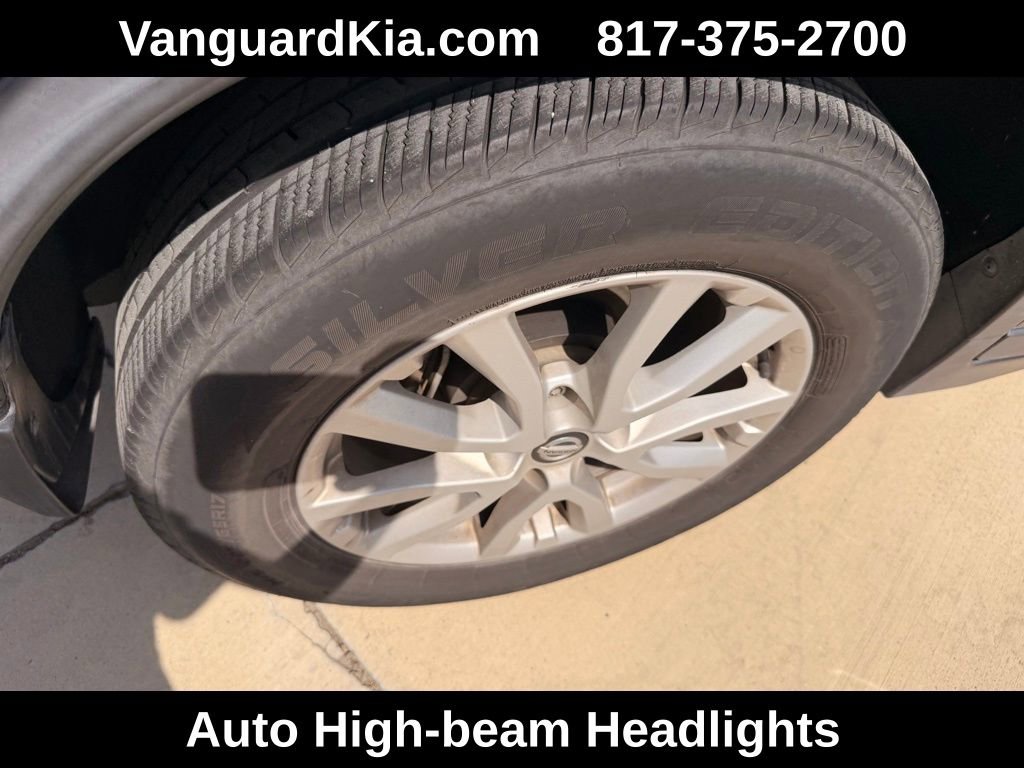 Used 2019 Nissan Rogue SV image 10