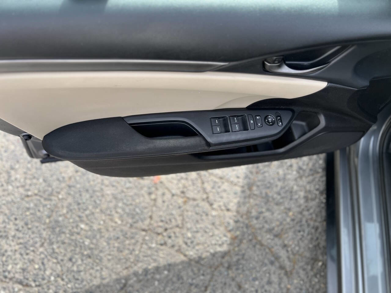 Used 2017 Honda Civic Sport image 19