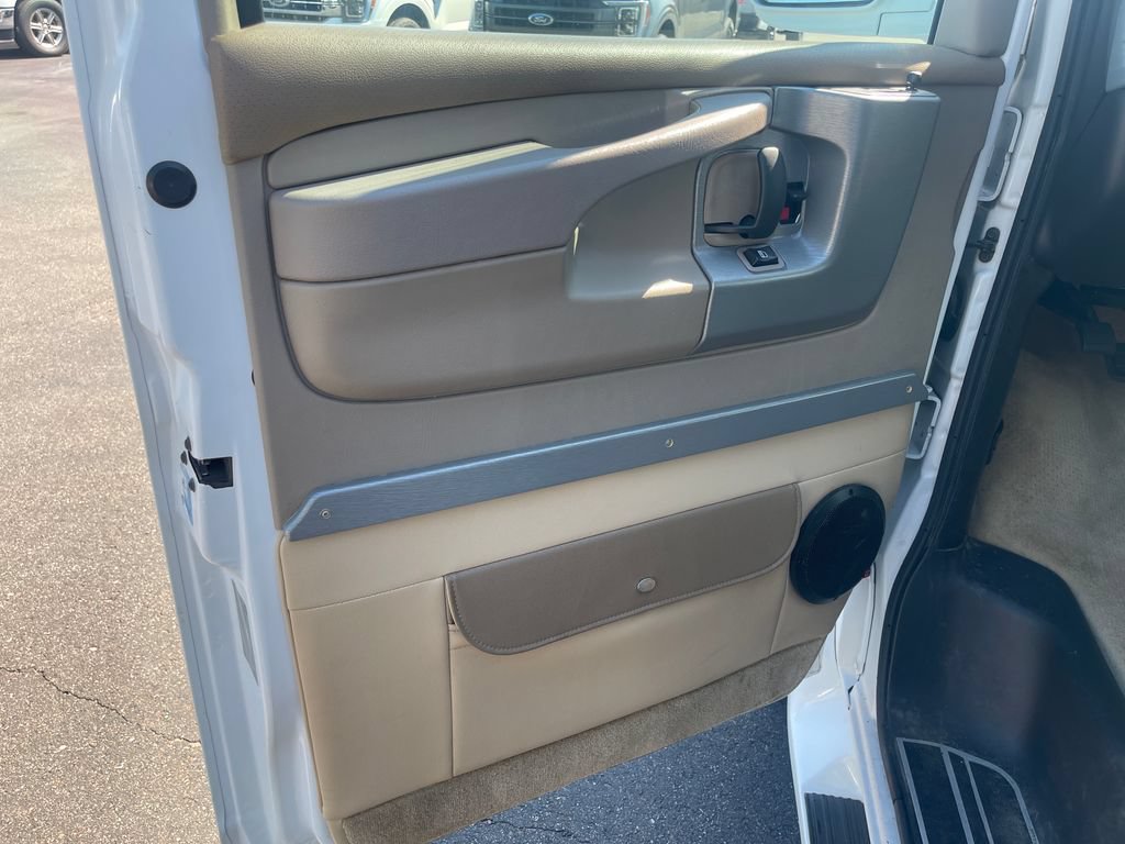 Used 2014 Chevrolet Express 1500 AWD image 26