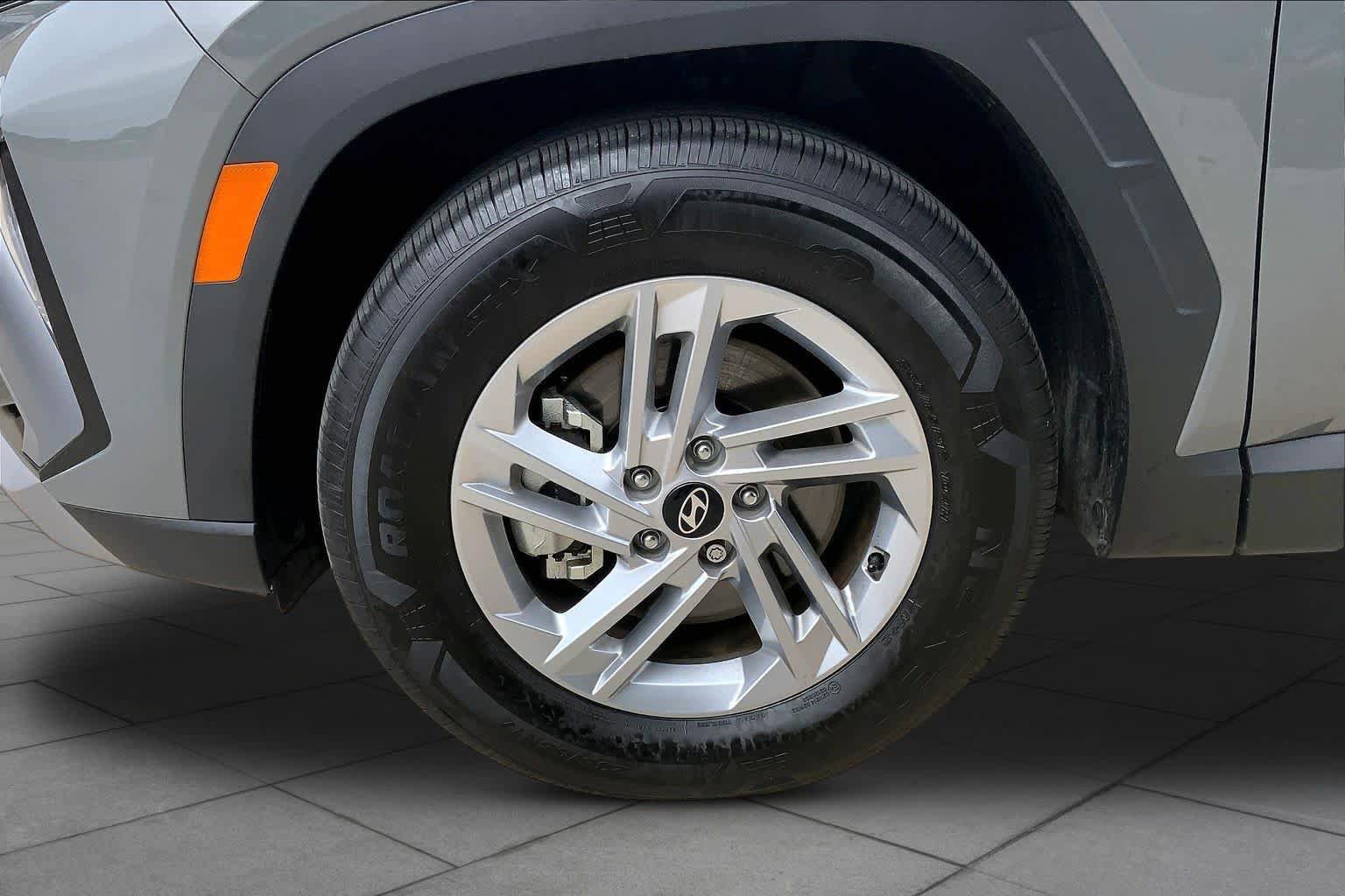 Used 2025 Hyundai Tucson SE FWD image 11