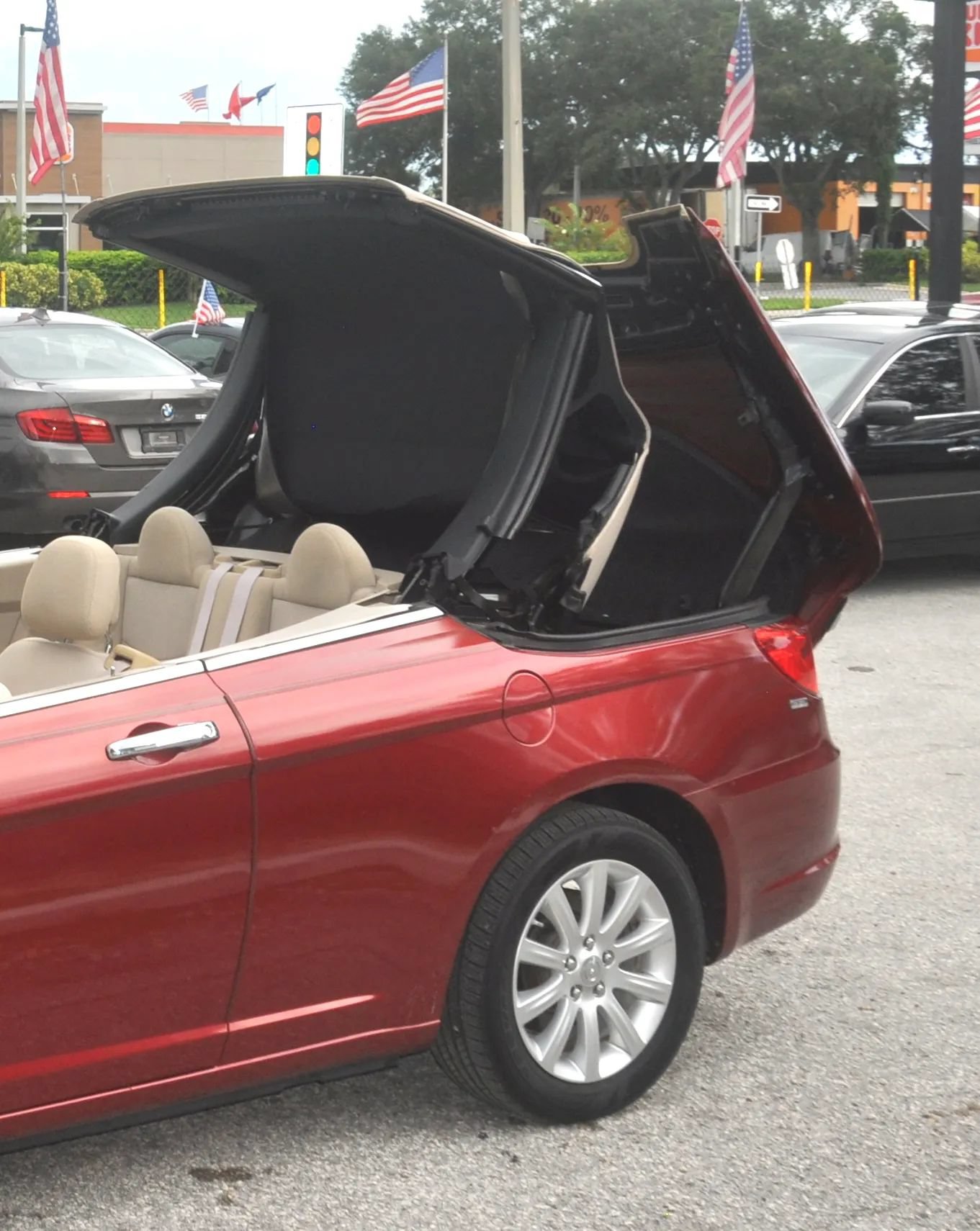 Used 2011 Chrysler 200 Touring FWD image 8