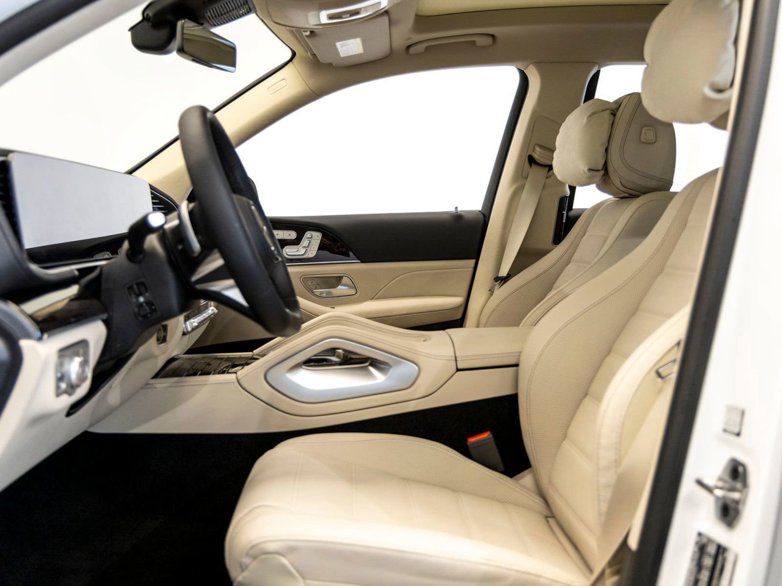 Used 2026 Mercedes-Benz GLS 450 4MATIC image 14