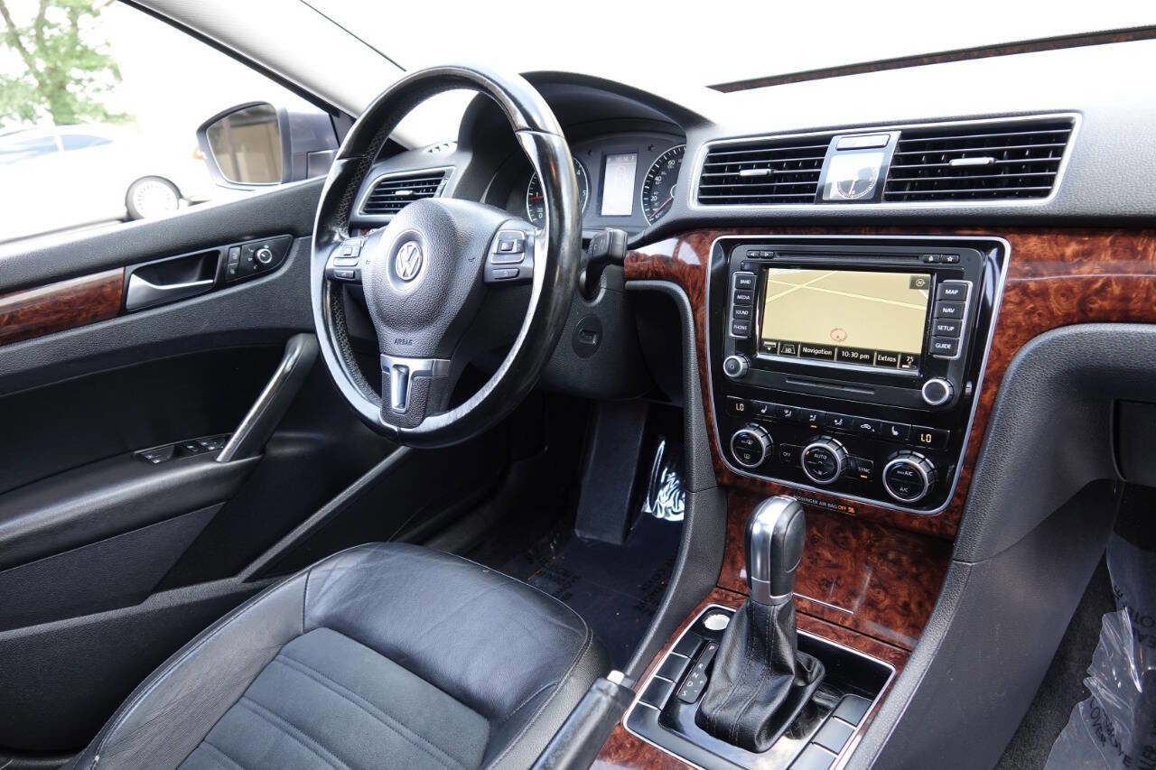 Used 2013 Volkswagen Passat TDI SEL Premium image 65