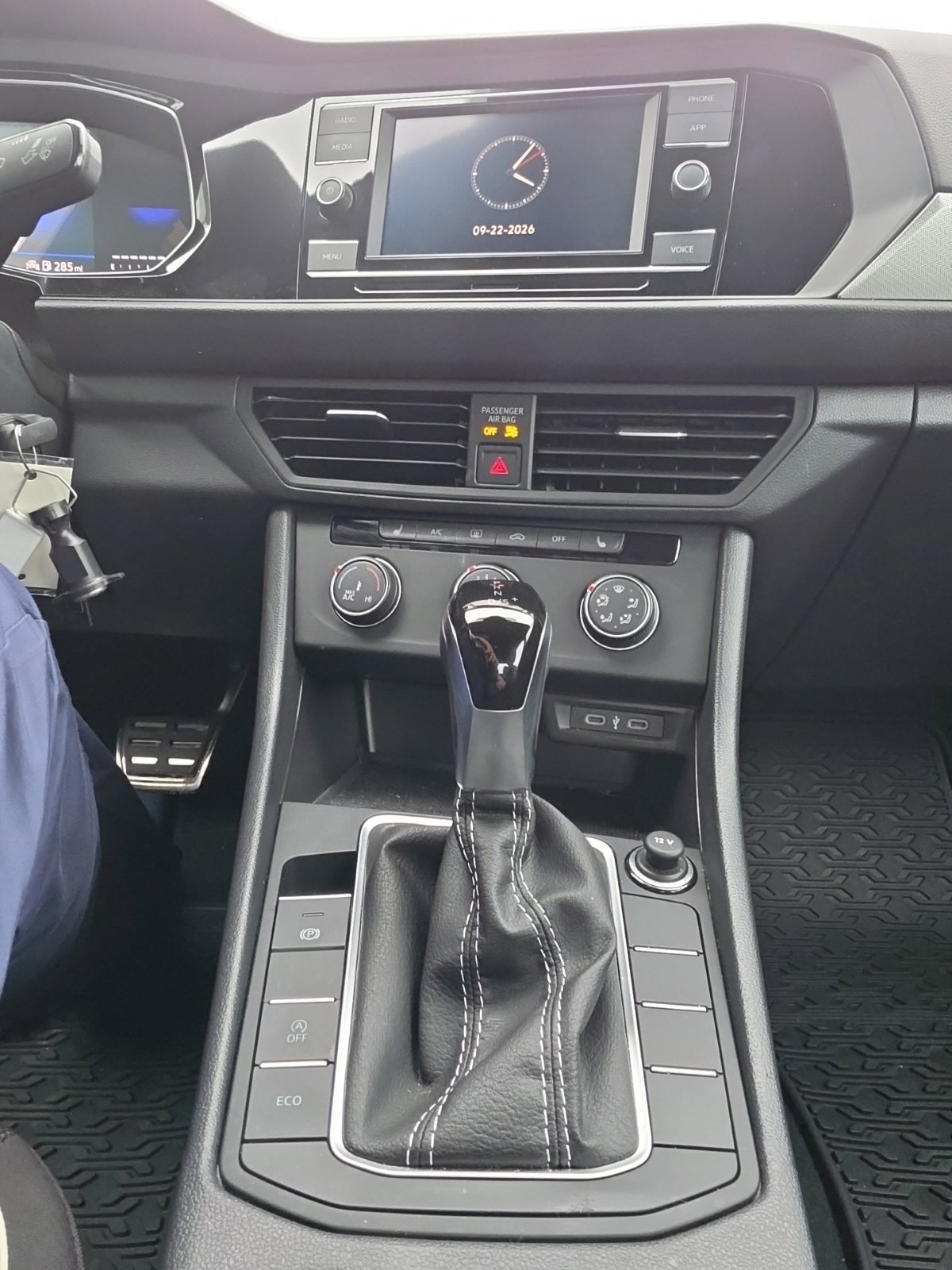 Certified 2024 Volkswagen Jetta Sport FWD image 27