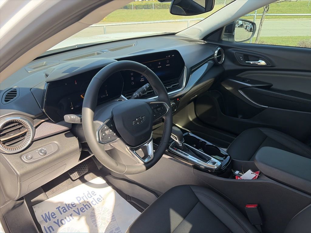 Certified 2025 Chevrolet Trax ACTIV w/ Sunroof Package image 51