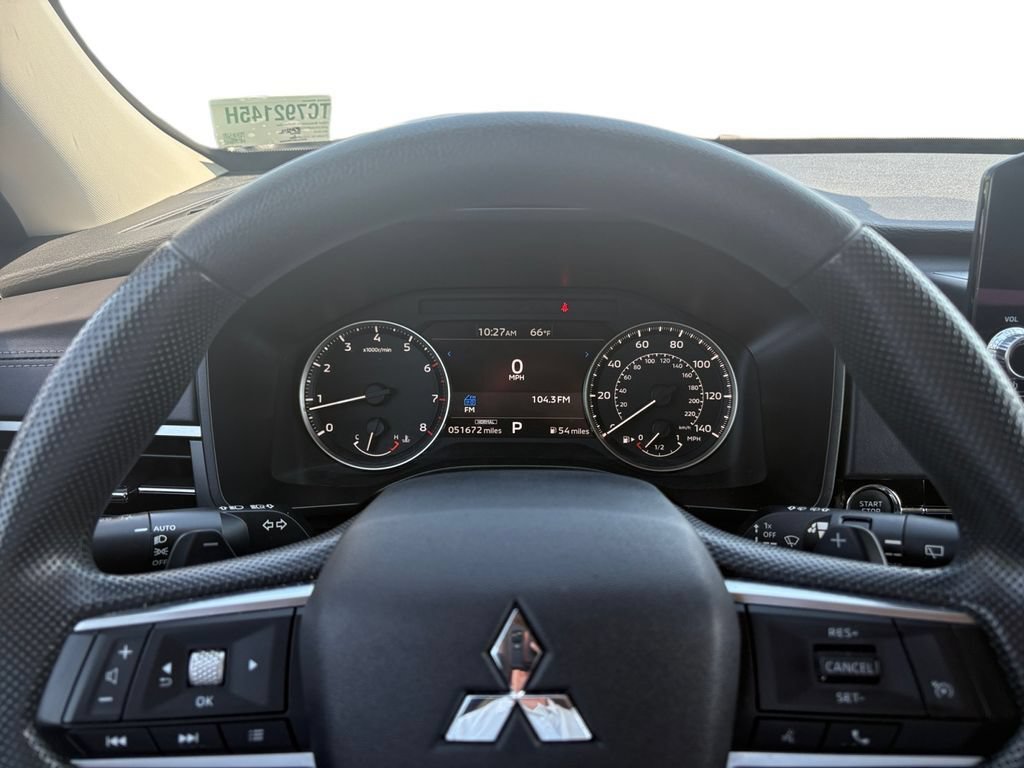 Used 2024 Mitsubishi Outlander ES FWD image 16