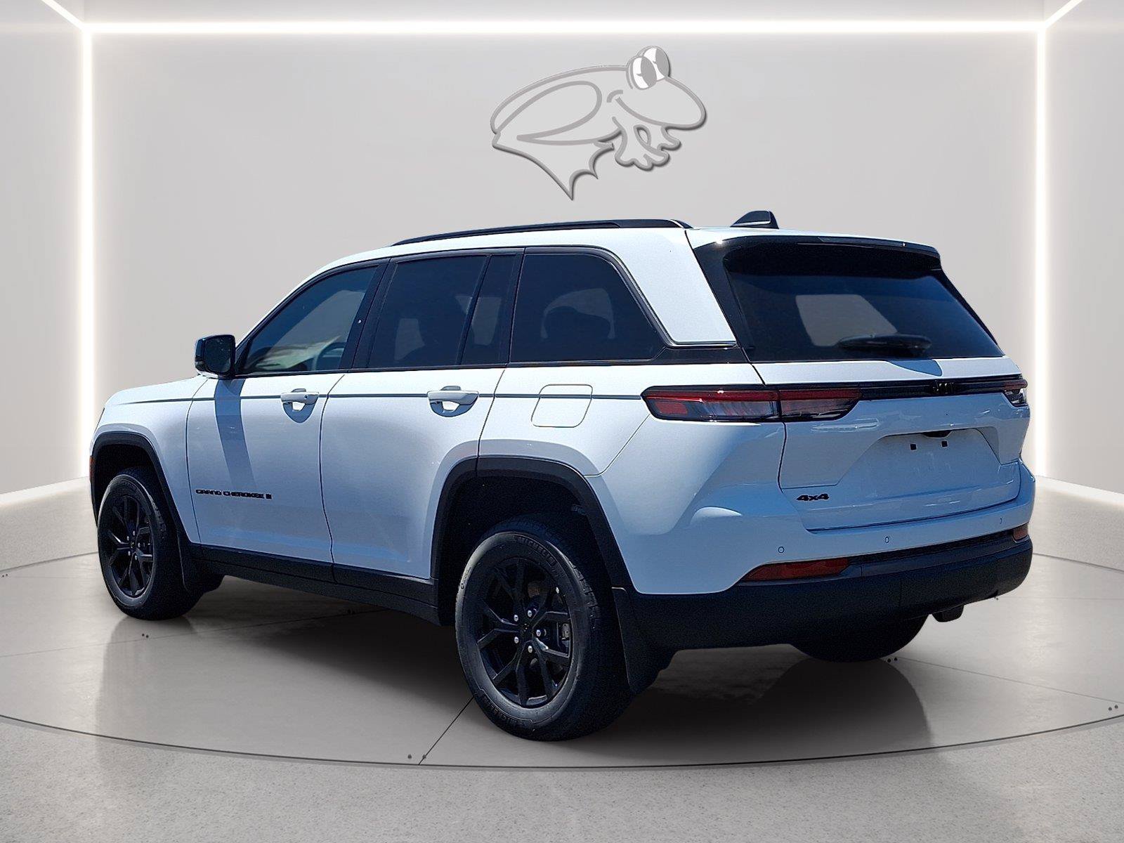 New 2026 Jeep Grand Cherokee Altitude AWD/4WD image 2