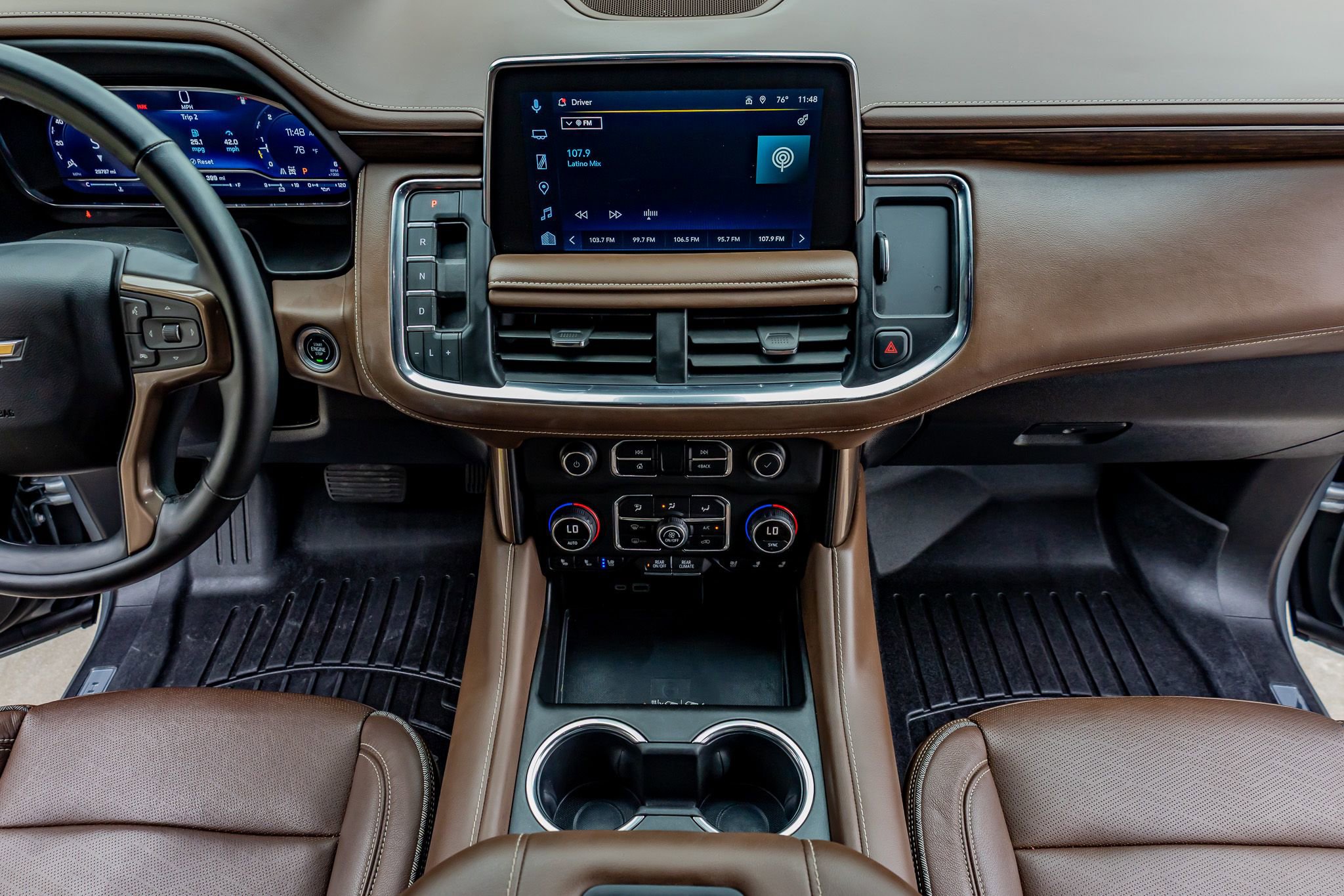 Used 2024 Chevrolet Suburban High Country image 24