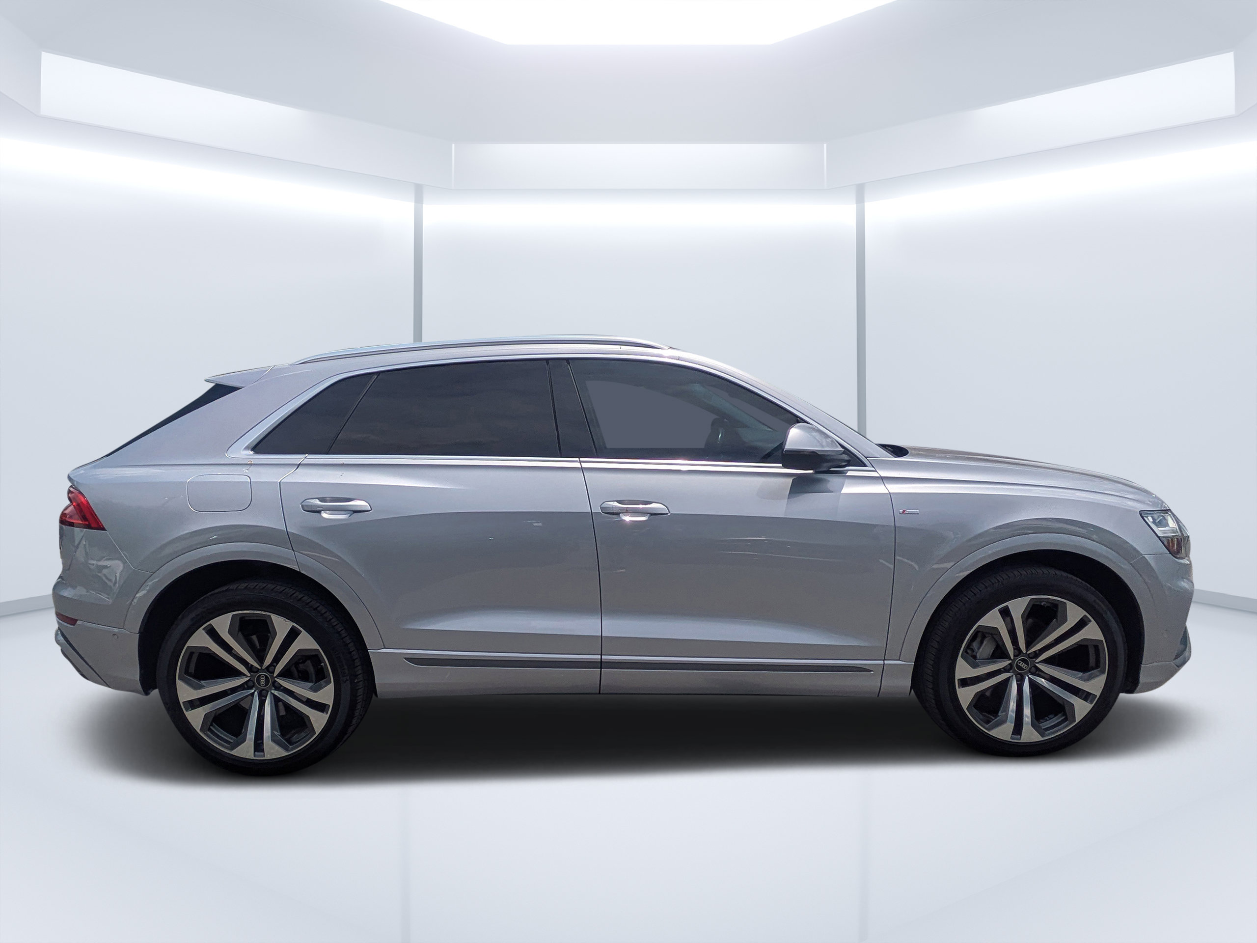 Used 2022 Audi Q8 Premium Plus AWD/4WD image 2
