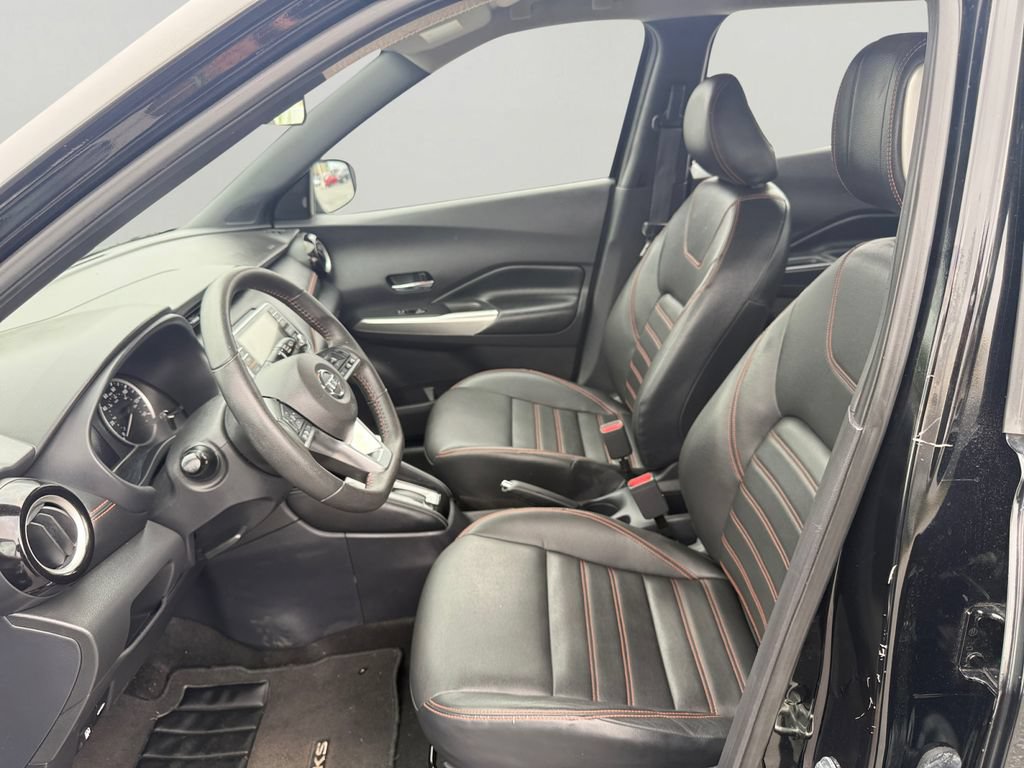 Used 2020 Nissan Kicks SR w/ SR Premium Package FWD image 23
