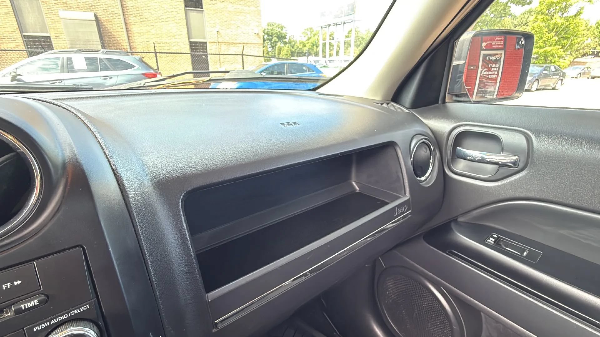 Used 2015 Jeep Patriot High Altitude AWD/4WD image 39