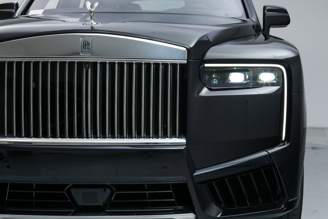 Used 2025 Rolls-Royce Cullinan AWD/4WD image 14