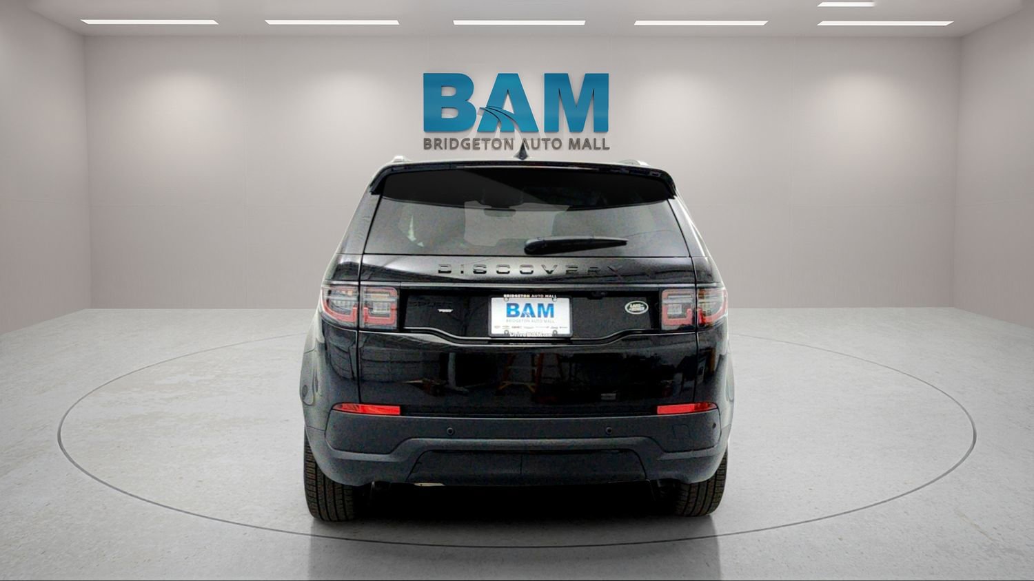 Used 2023 Land Rover Discovery Sport SE image 6