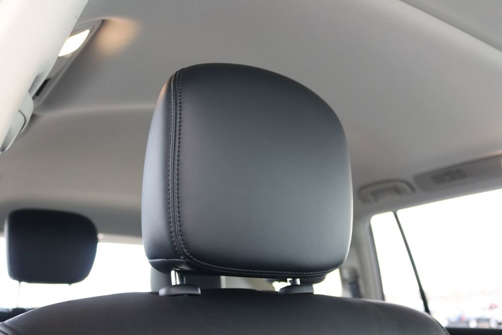 Used 2024 Nissan Armada SL image 39