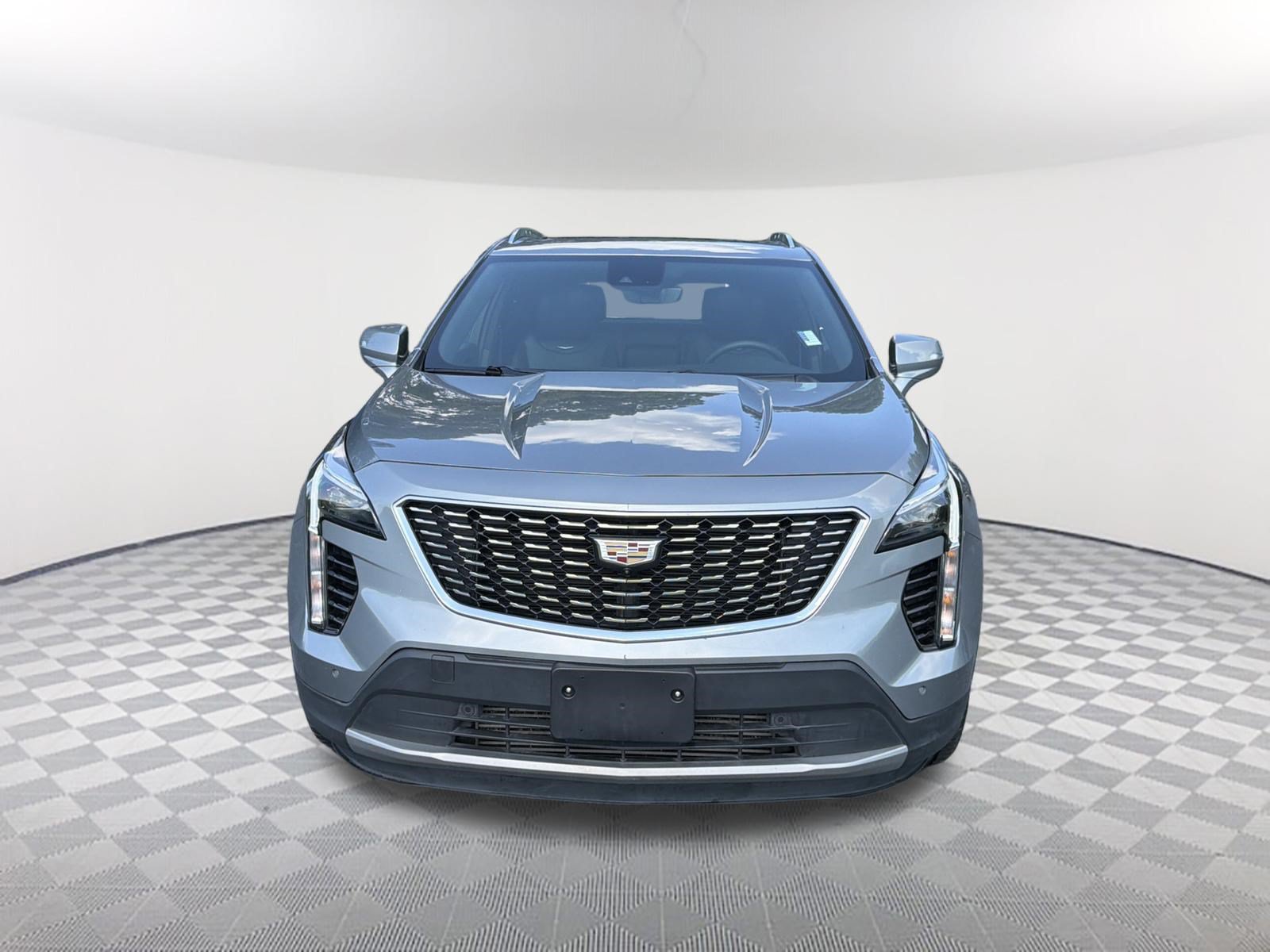 Used 2023 Cadillac XT4 Premium Luxury FWD image 2
