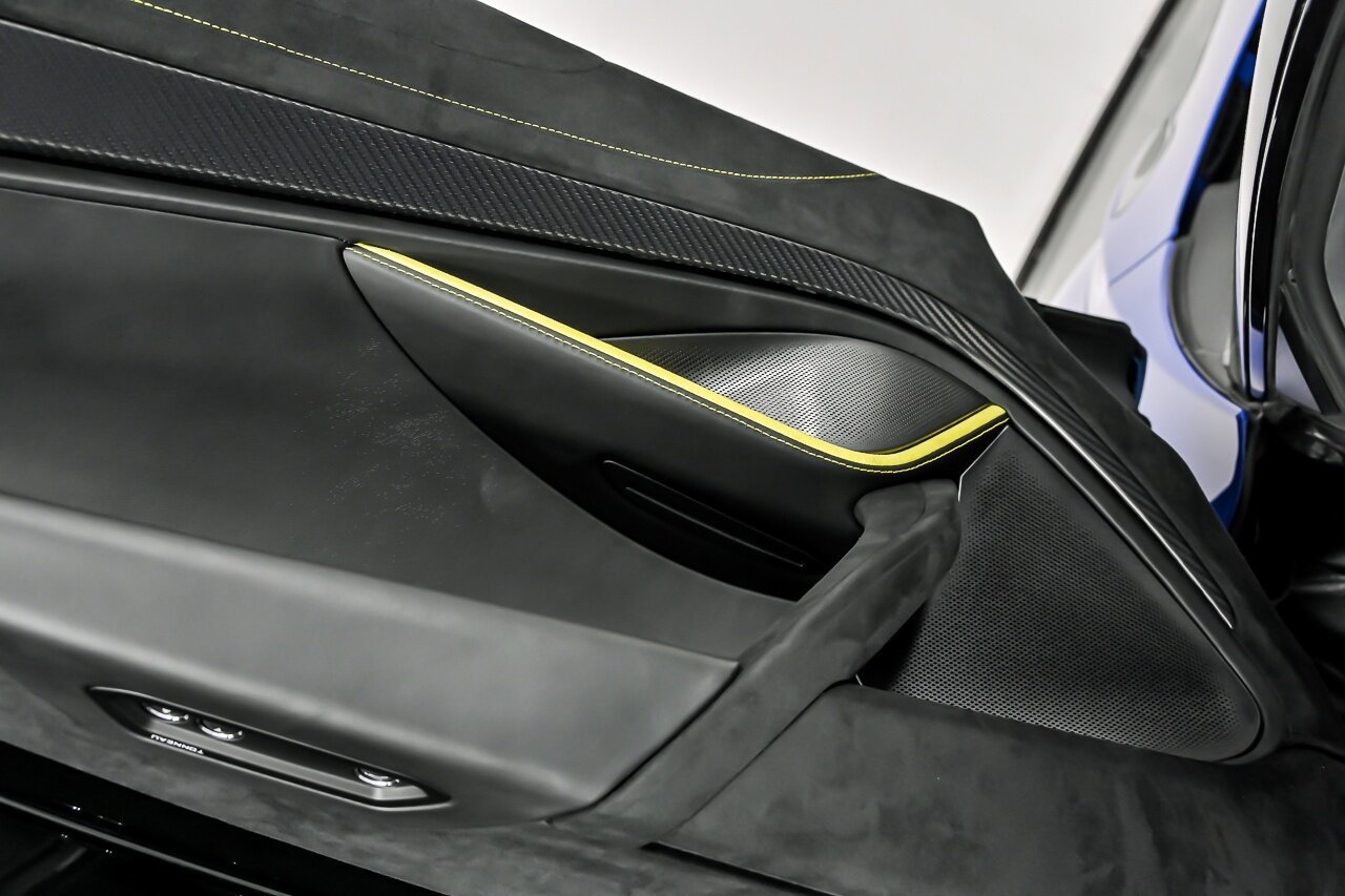 Used 2024 McLaren 750S Spider RWD image 22