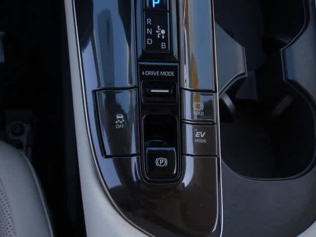 Certified 2024 Toyota Crown Limited w/ Advanced Technology Package image 34