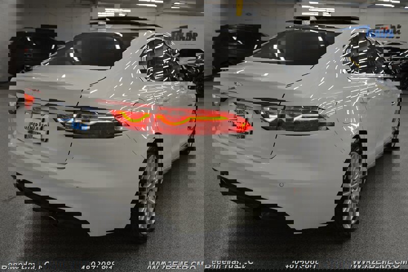 Used 2020 Jaguar XF Premium image 44