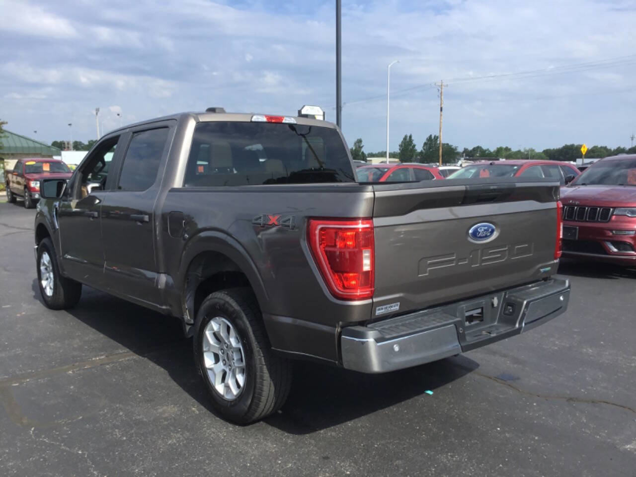 Used 2023 Ford F150 XLT image 3