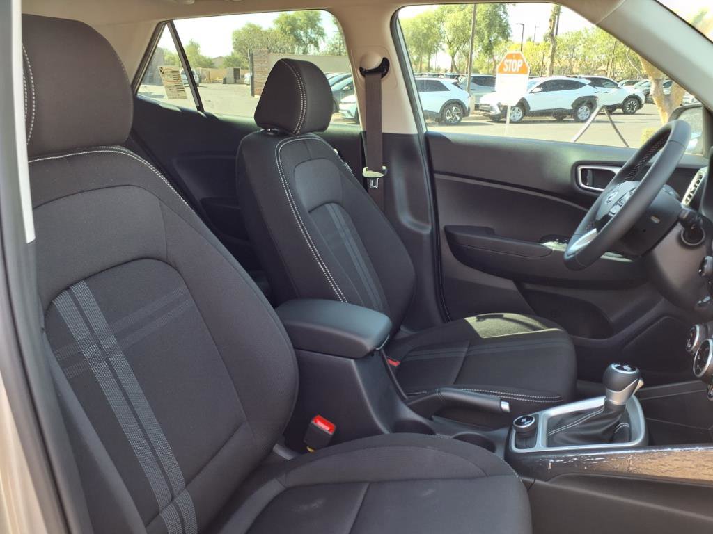 Certified 2025 Hyundai Venue SEL image 7